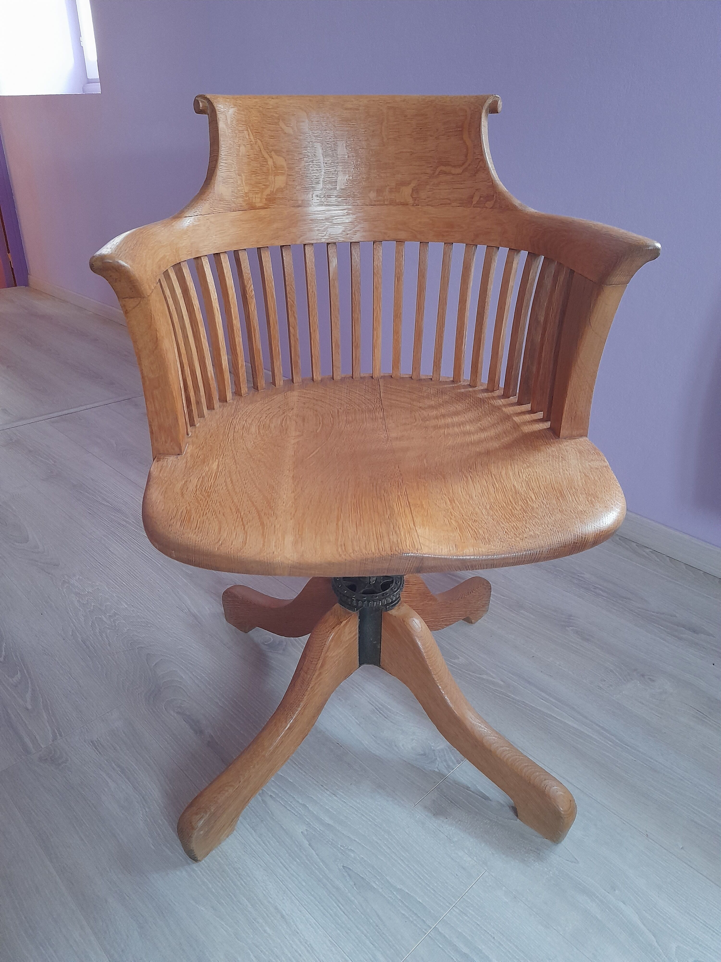 Fauteuil de bureau pivotant dit " américain " époque  1930/40
