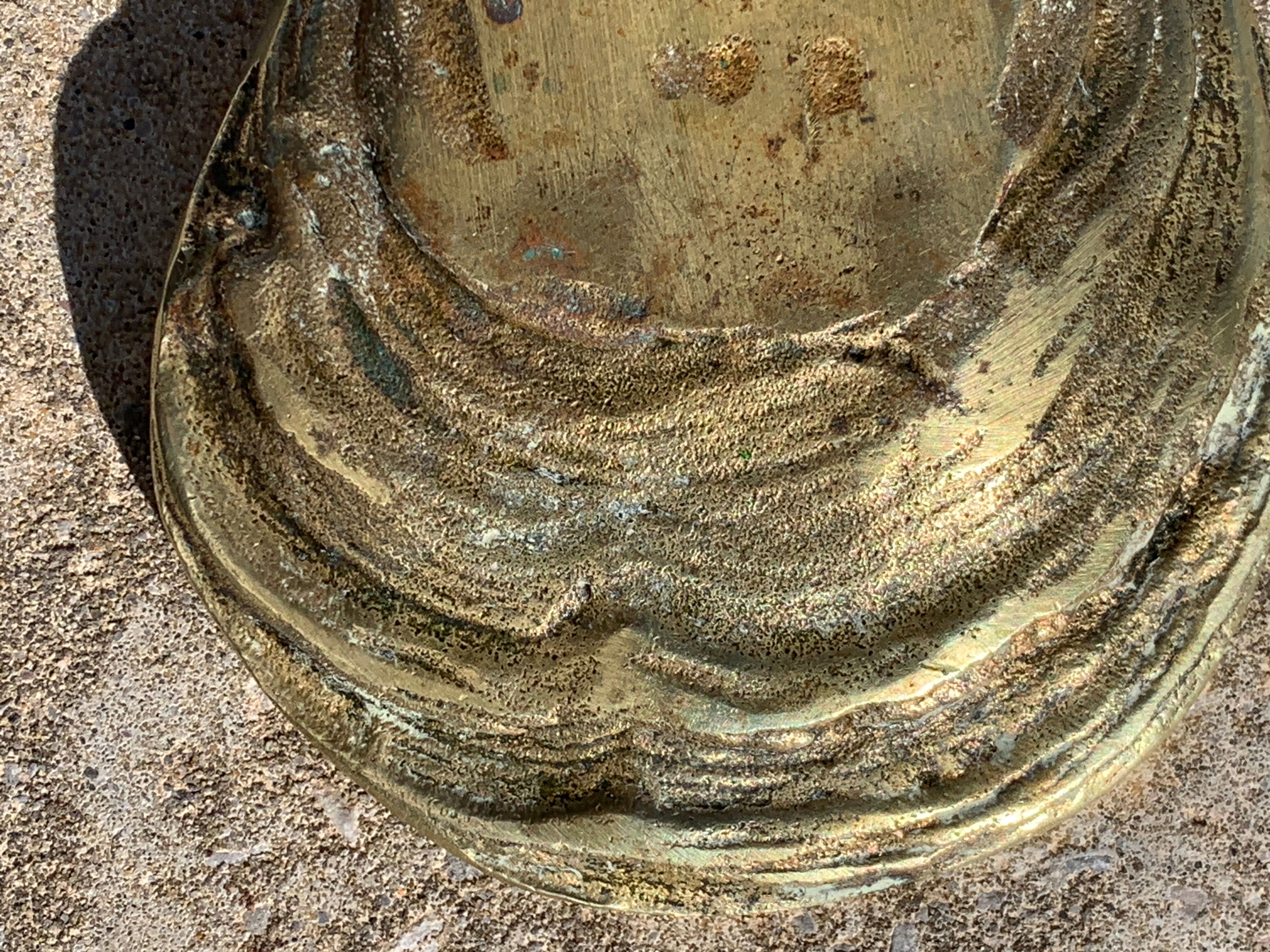 Cendrier en bronze en forme de coquille d'huître