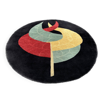 Round carpet with lotus flower decoration