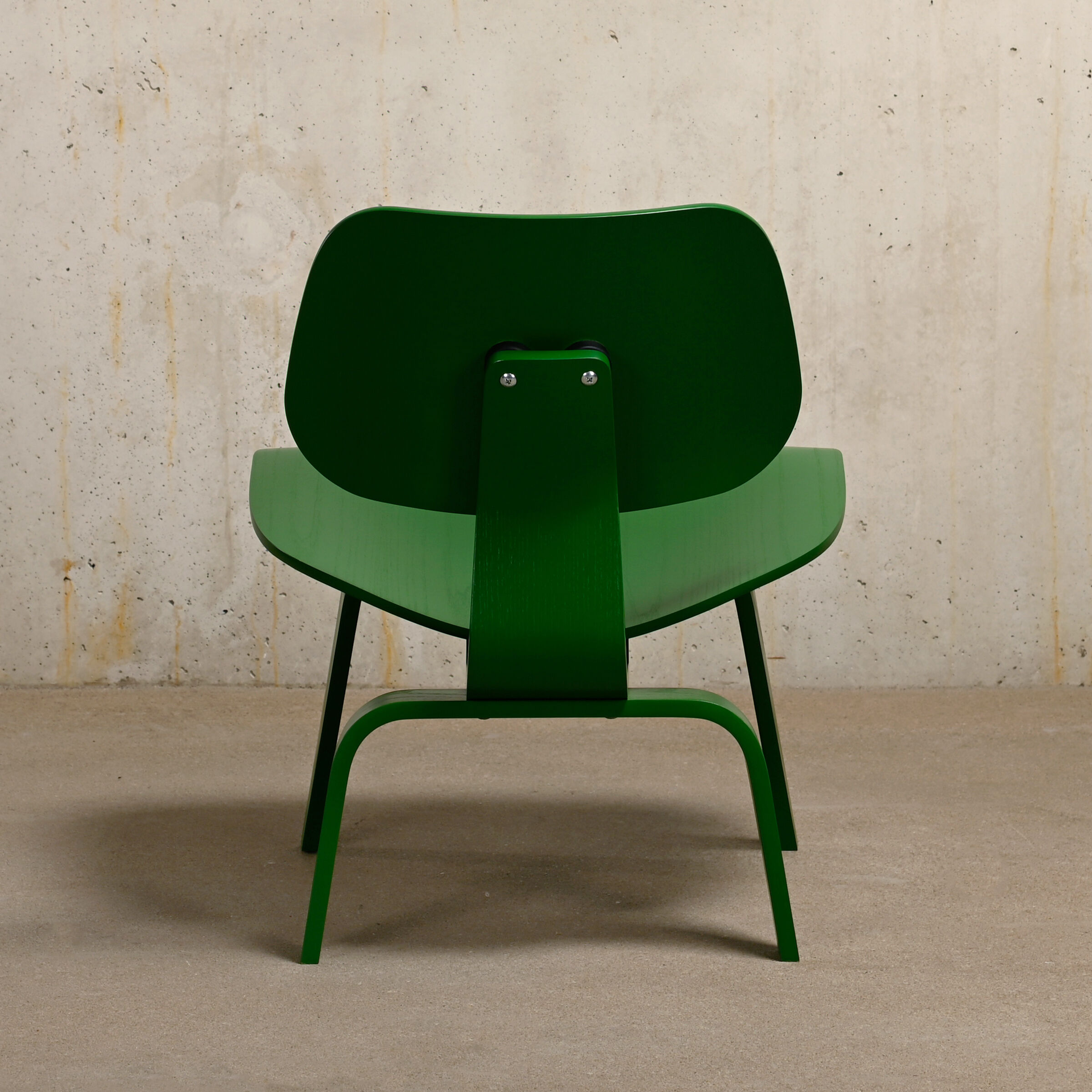 Chauffeuse Charles & Ray Eames LCW HAY collection pour Herman Miller