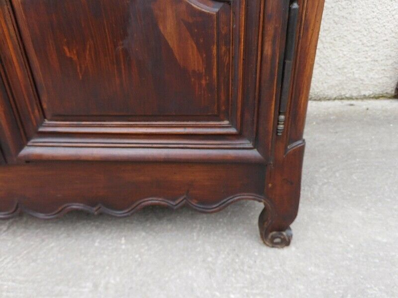 LouisXV walnut cabinet of the xviii century