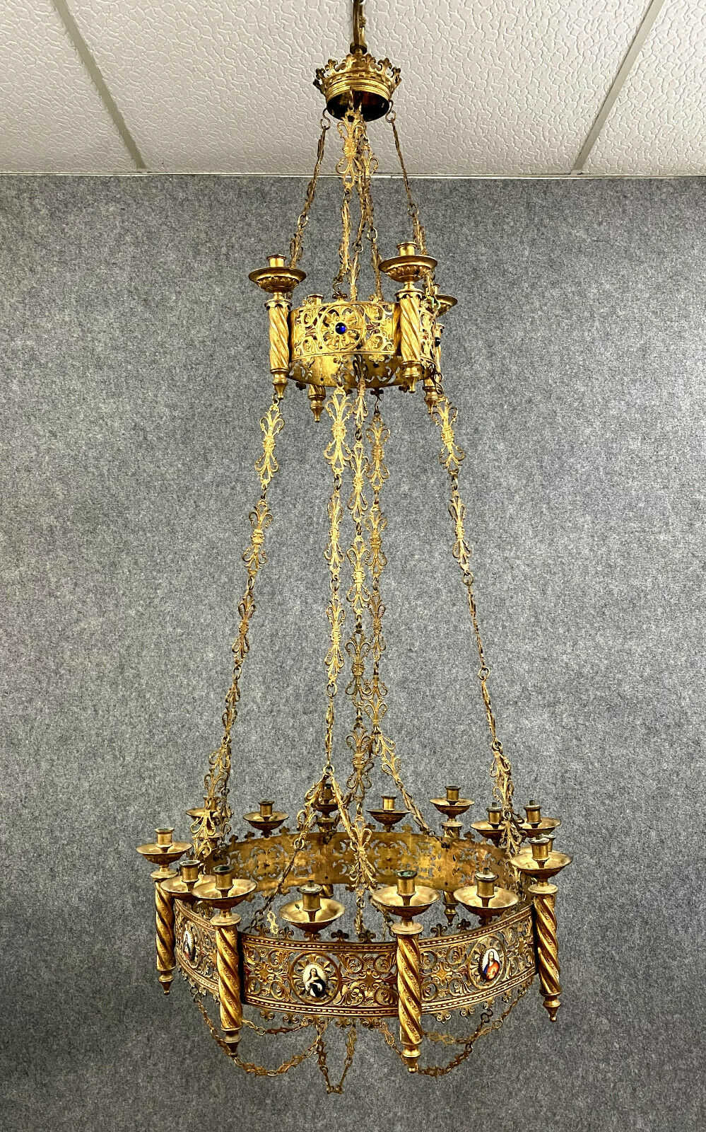 Gotique church chandelier in gilded bronze dating from the 19th century