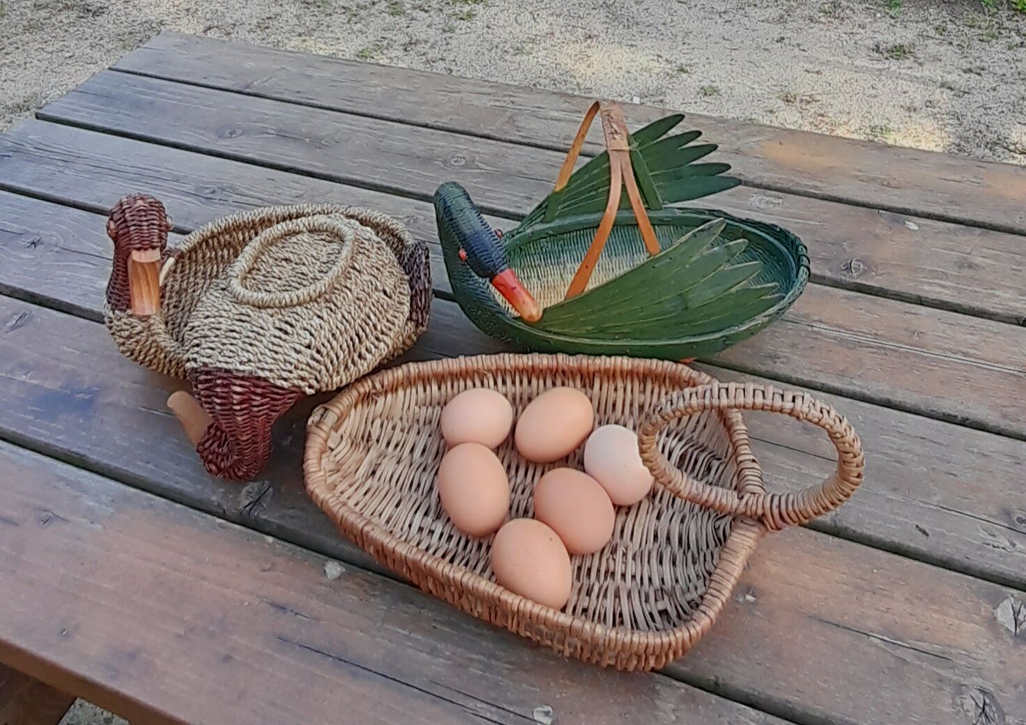 Lot of 4 baskets in baskets