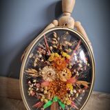 Curved glass flower frame