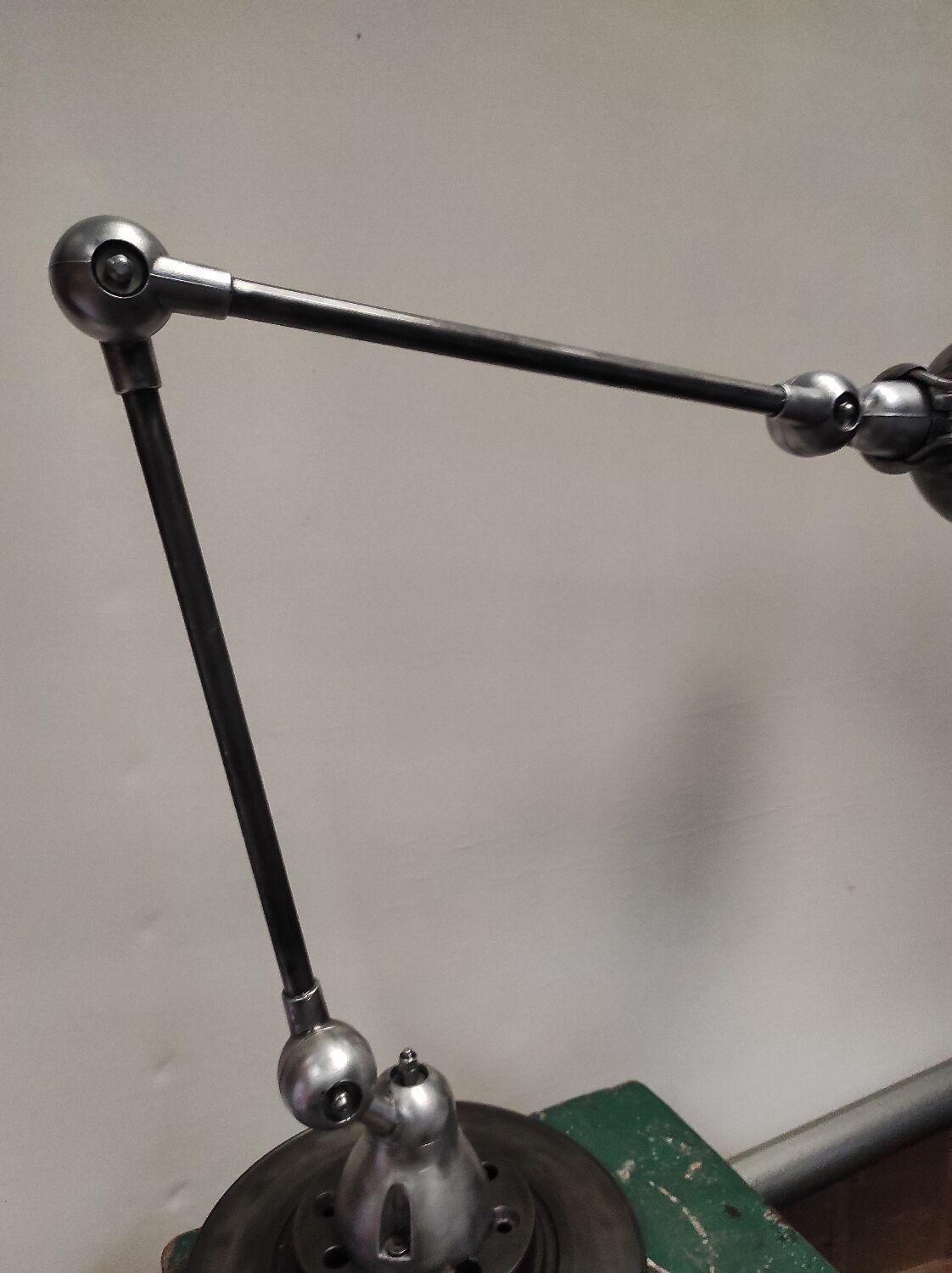 Workshop lamp Jieldé 2 industrial arm patina graphite rifle barrel