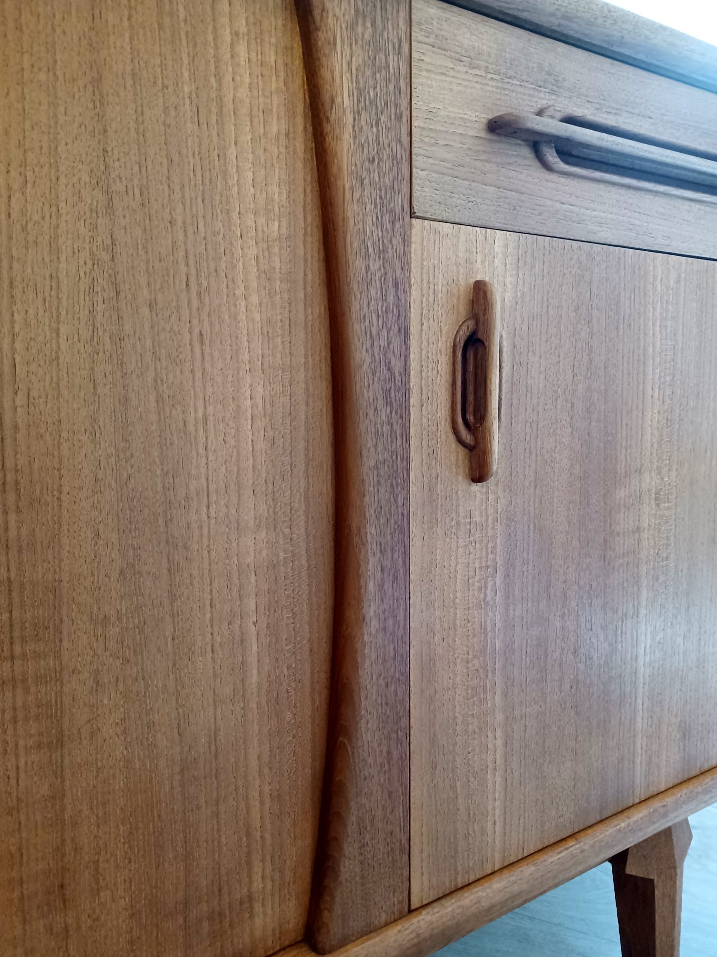 Scandinavian teak row 50s-60s, French manufacture signed Eros