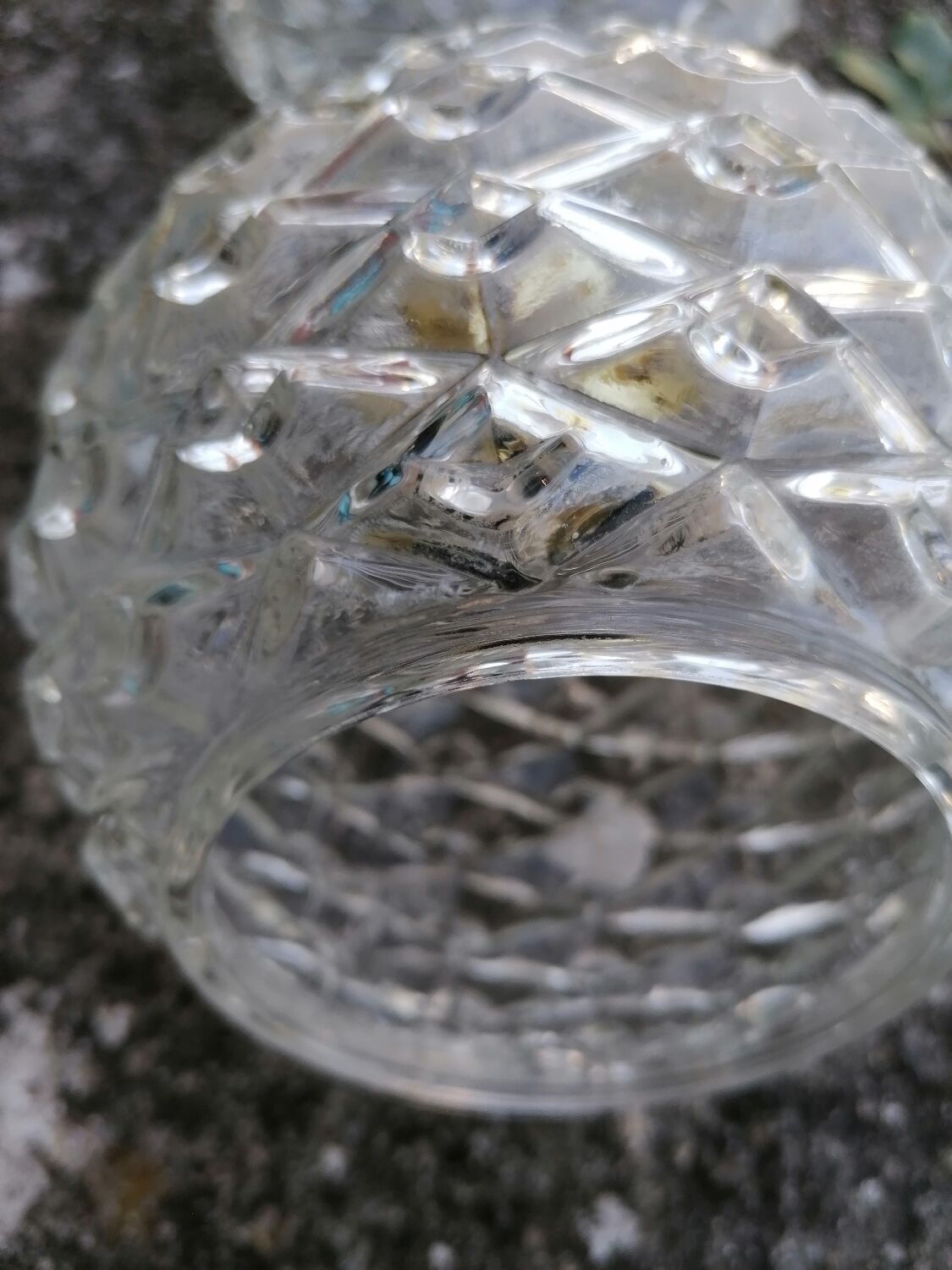 Lot de 4 suspensions globe en verre moulé vintage