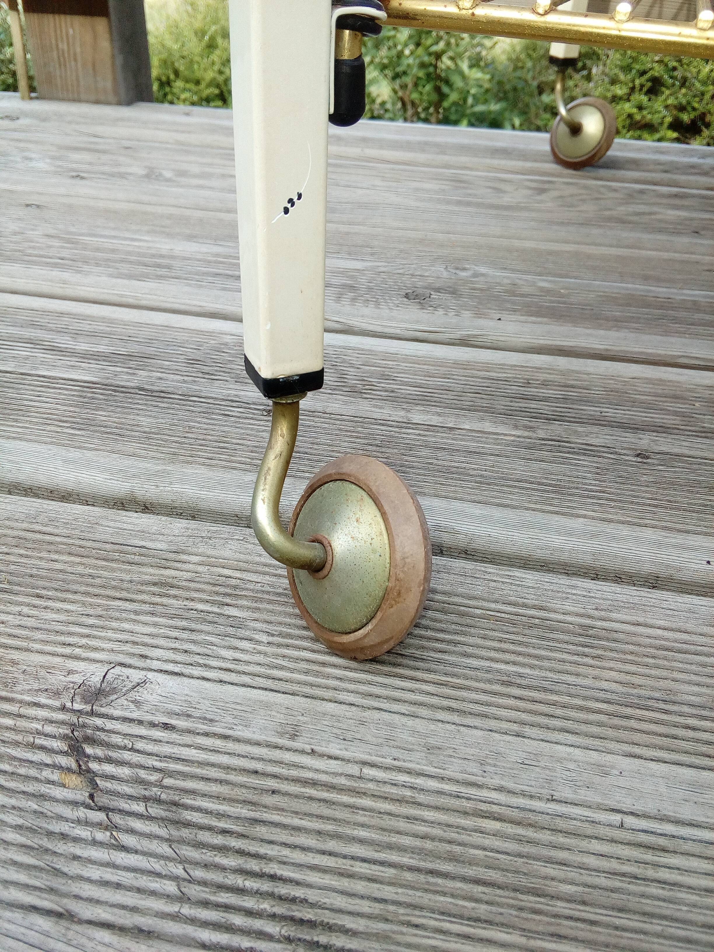 Ranges vinyls on wheels