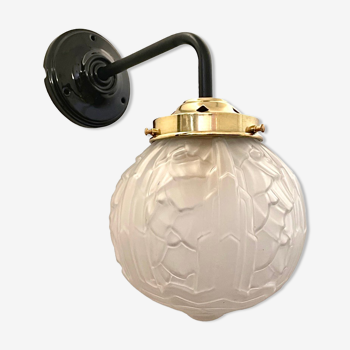 Applique vintage en verre avec un globe Art Deco électrifiée à neuf