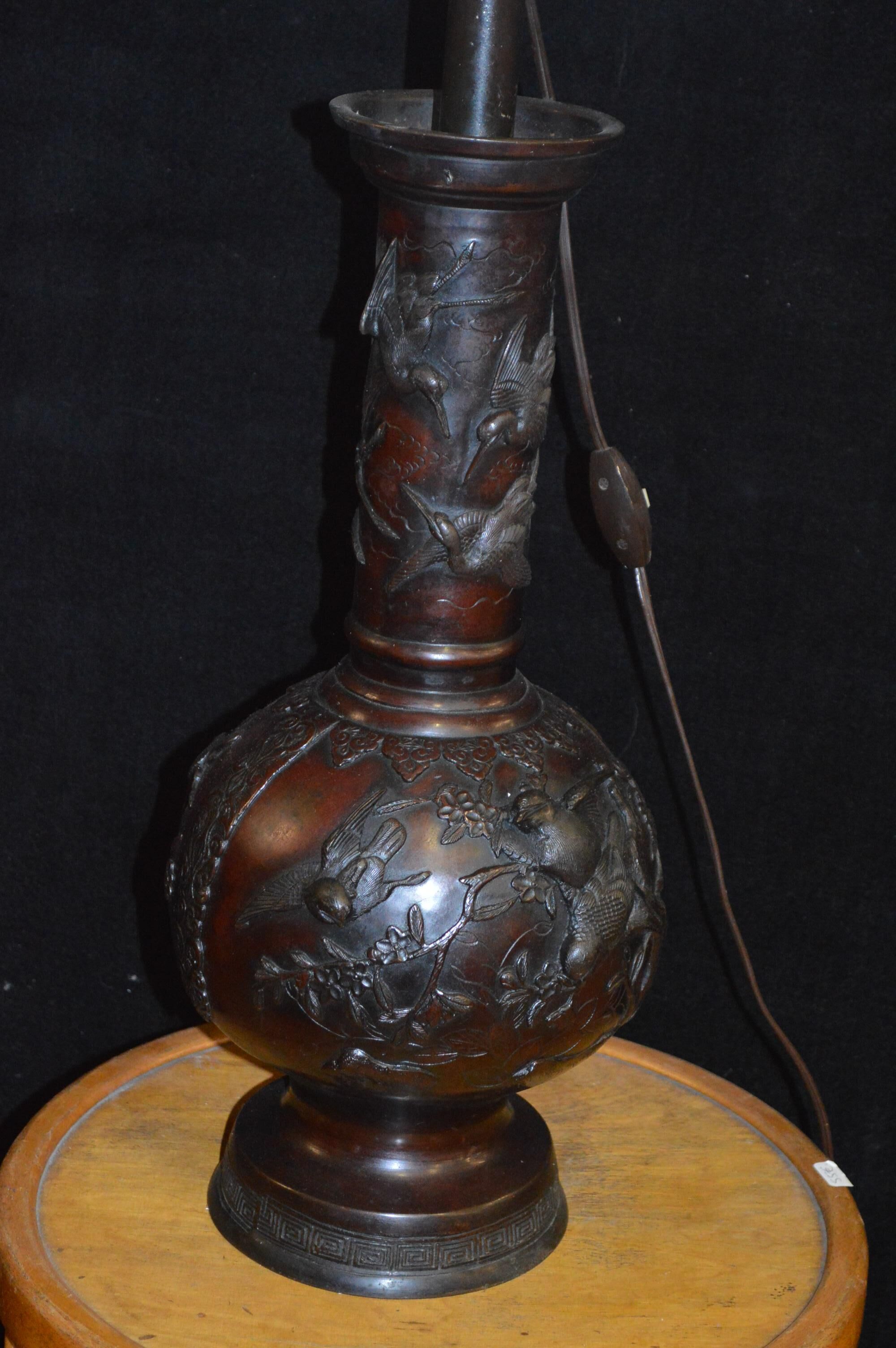 Asian lamp in bronze