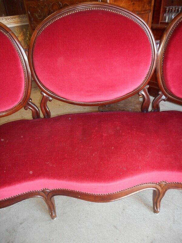 Louis Philippe sofa medallion in mahogany from the 19th century
