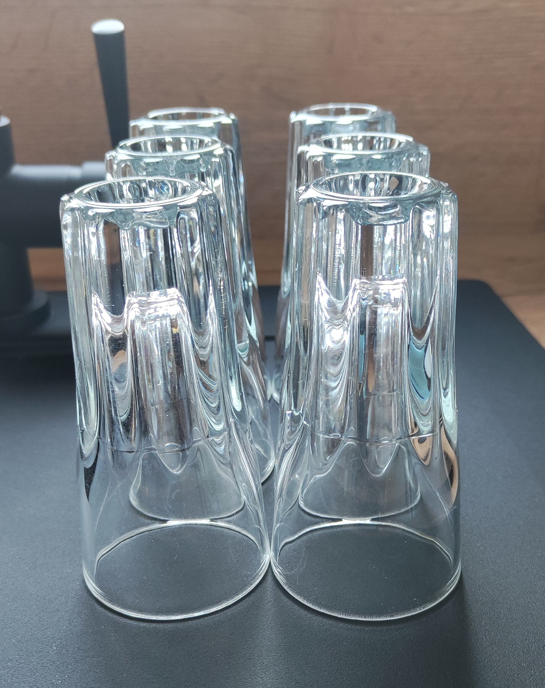 6 elegant and thick Susa glasses of approximately 16 cl
