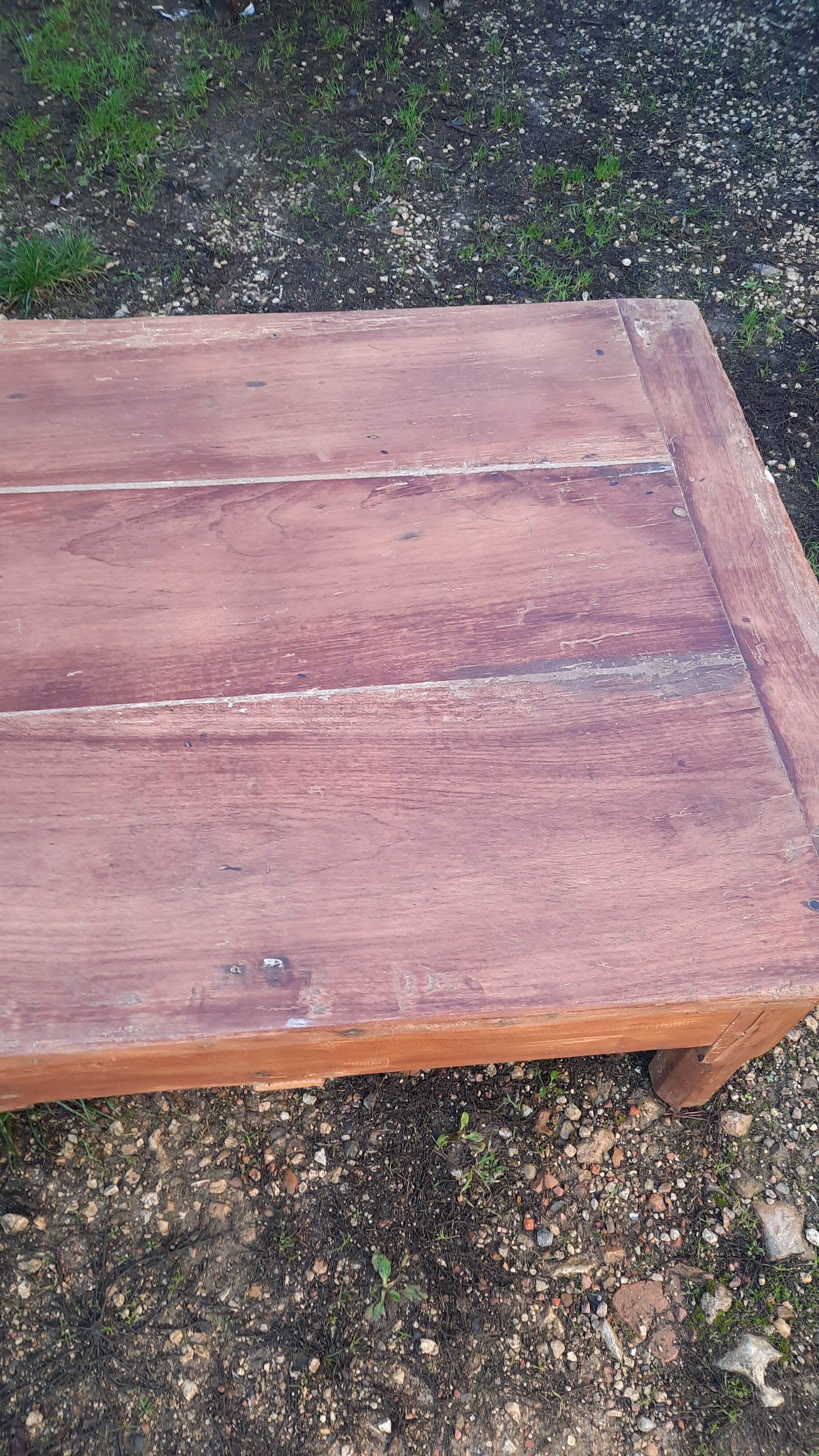 Coffee farmhouse table