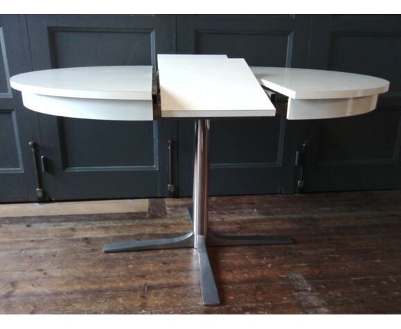 Vintage round table with extensions 1970