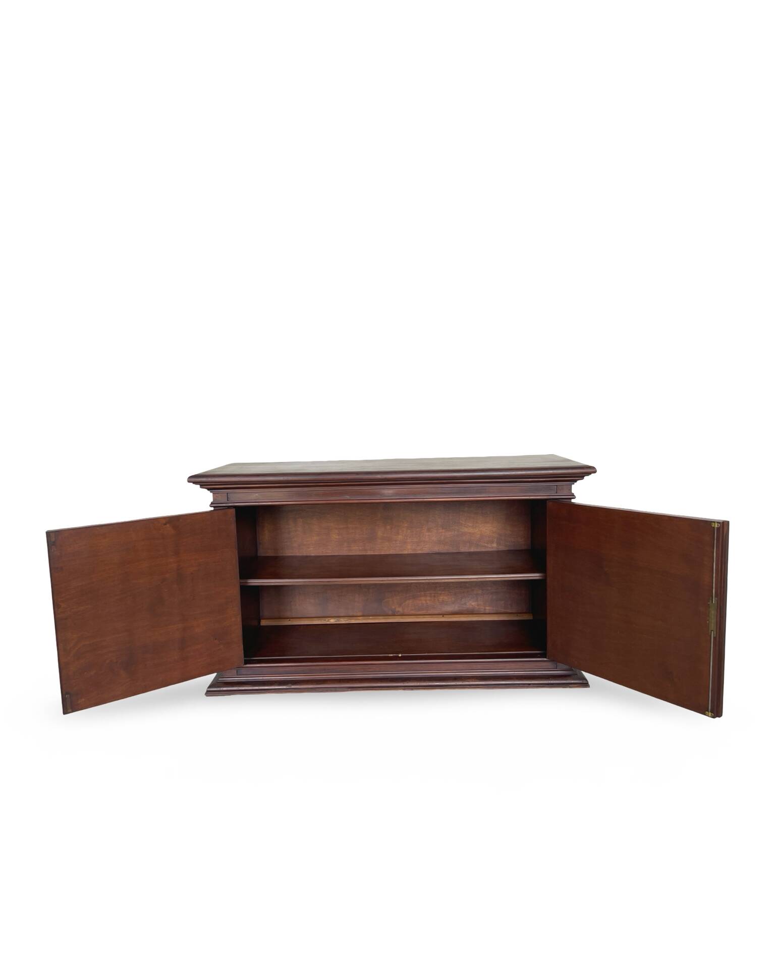 The high-quality Italian Renaissance Revival credenza, 1920s/1930s