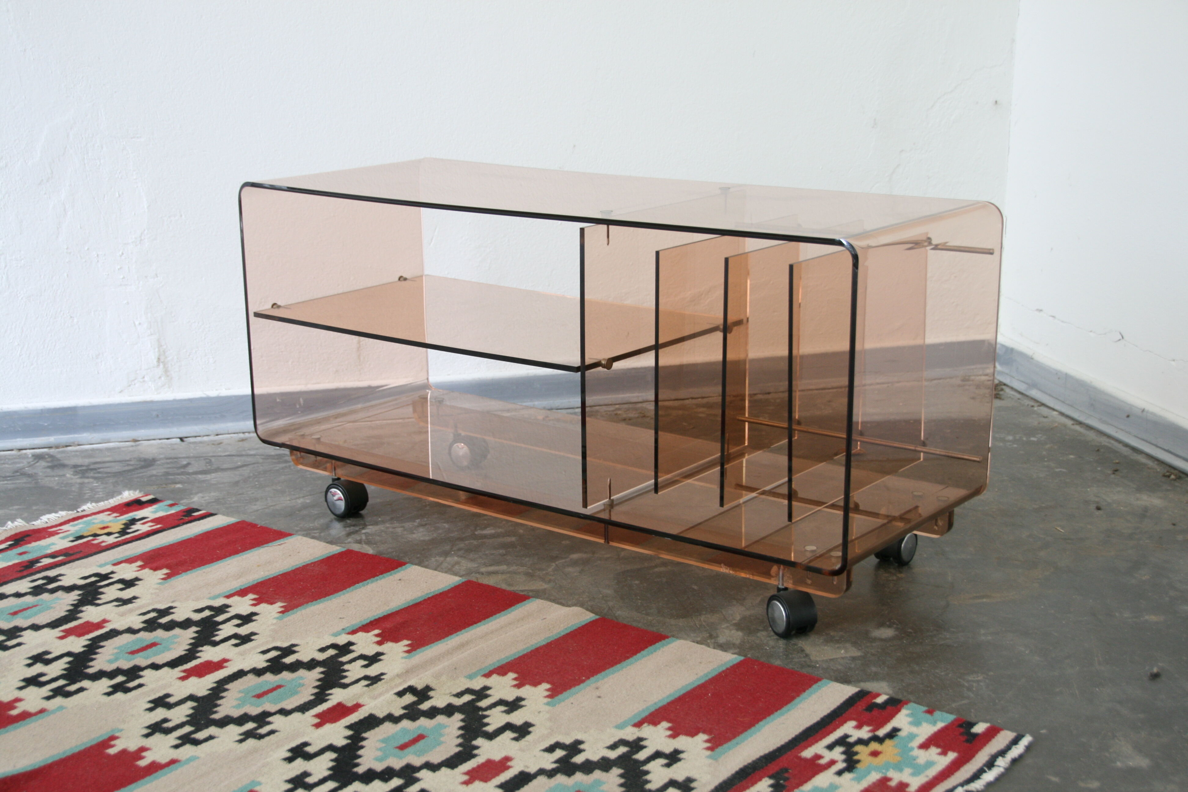 Vintage plexiglas tv/hifi unit