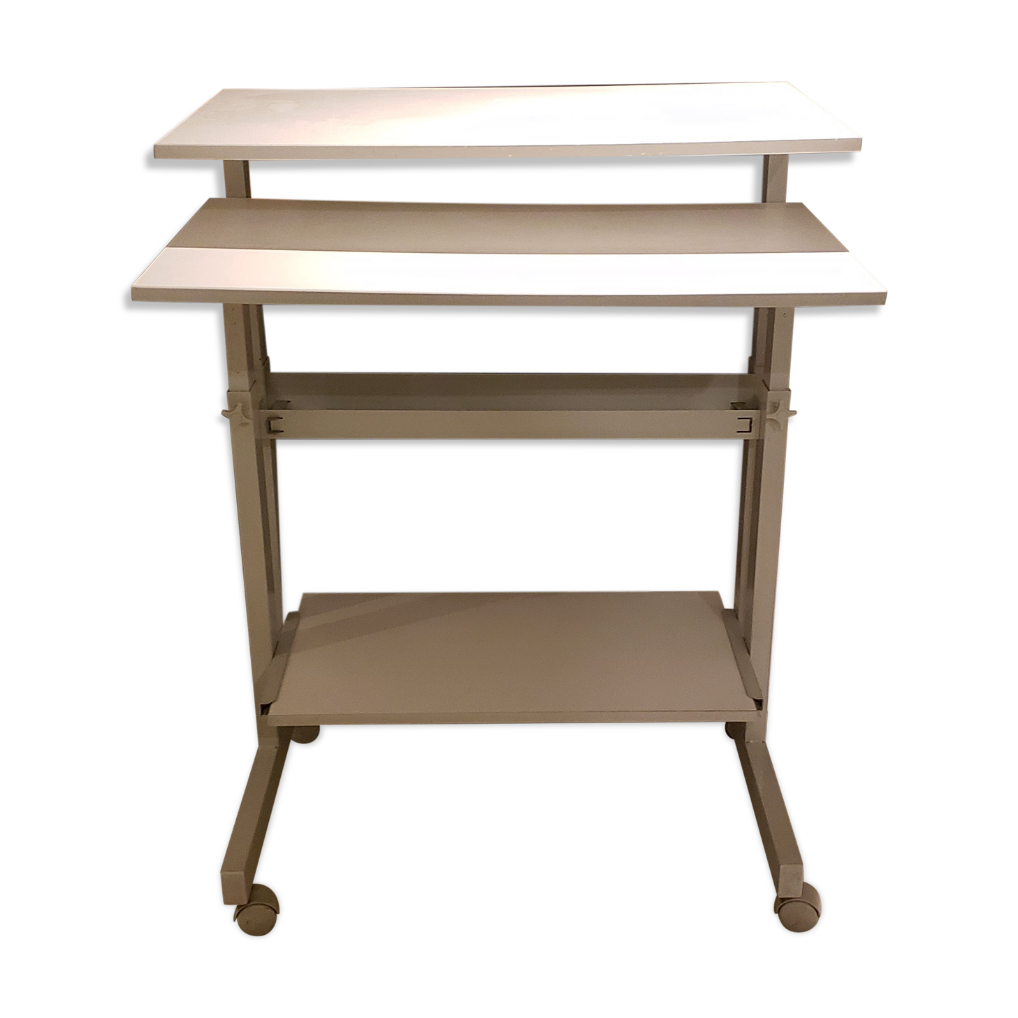Office like new with wheels, with 3 levels, adjustable in height