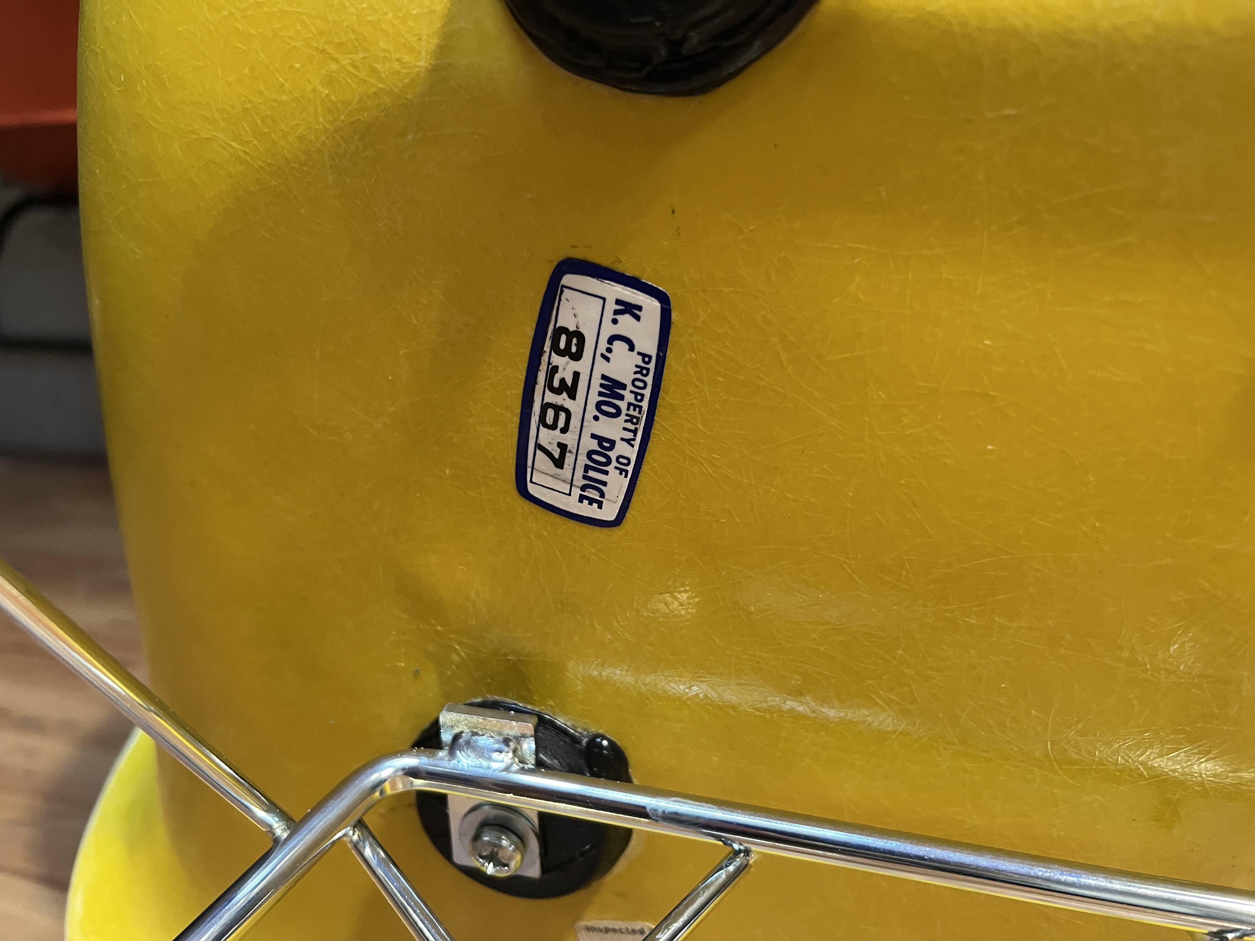 RAR EAMES HERMAN MILLER 1977 US FONT