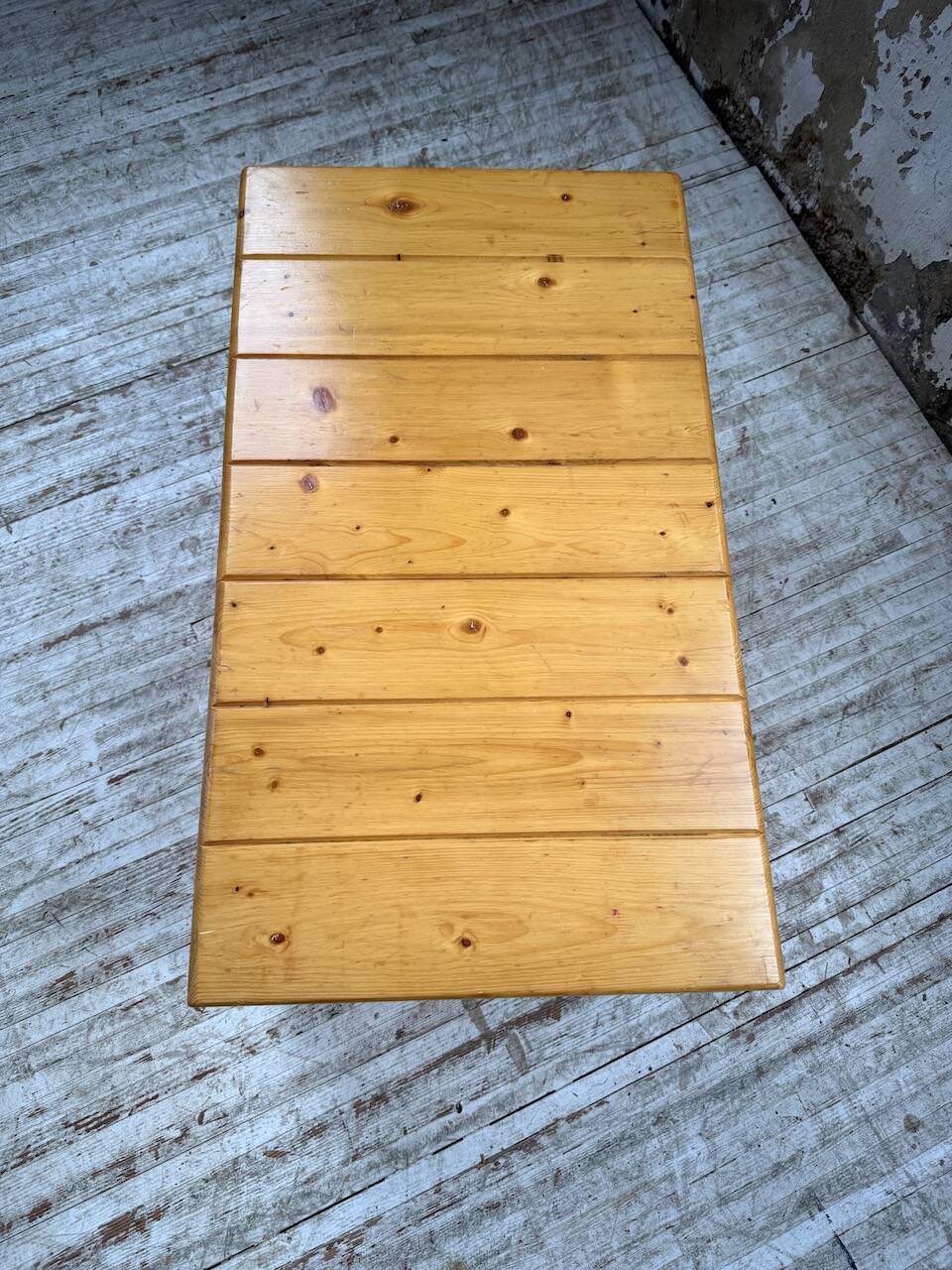 Chest or coffee table Perriand Les Arcs 1800