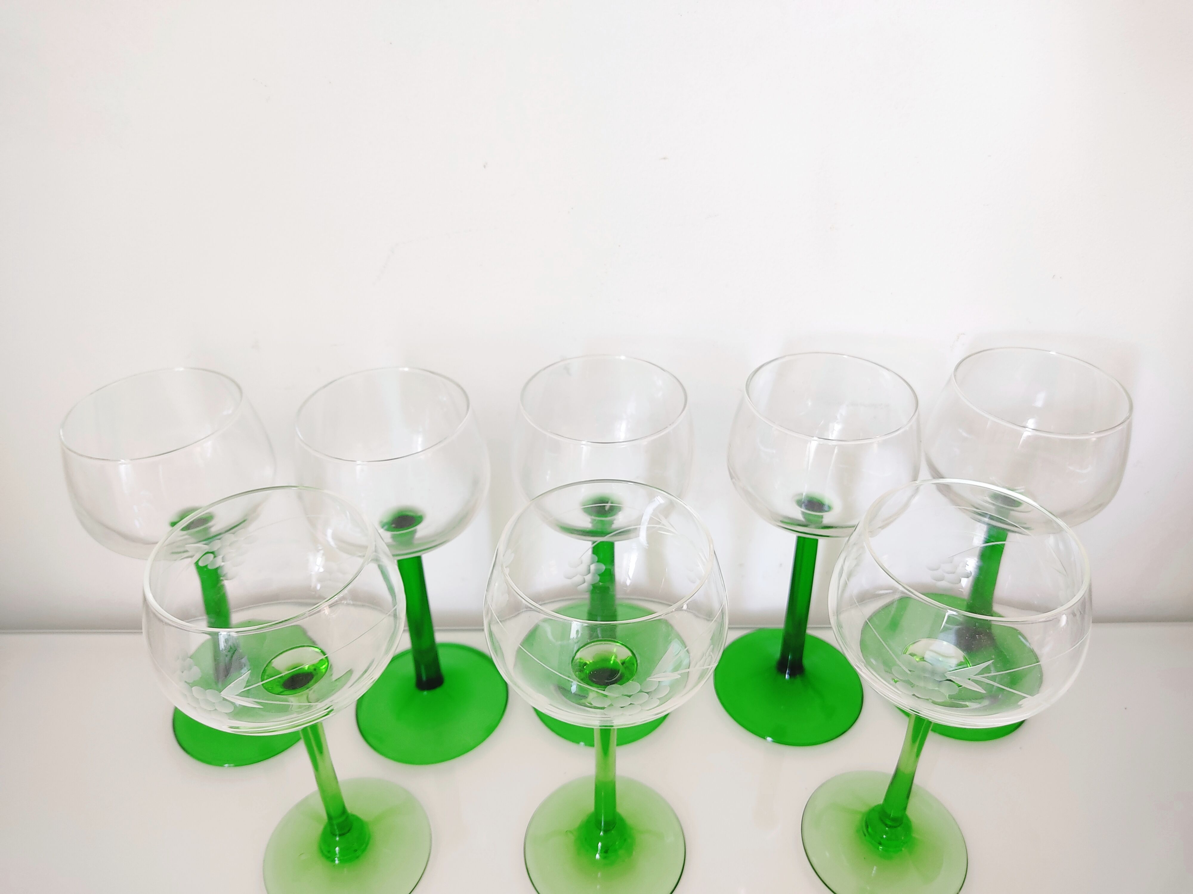 Set of 8 Glasses of La Rochère Crystal Wine and Glass