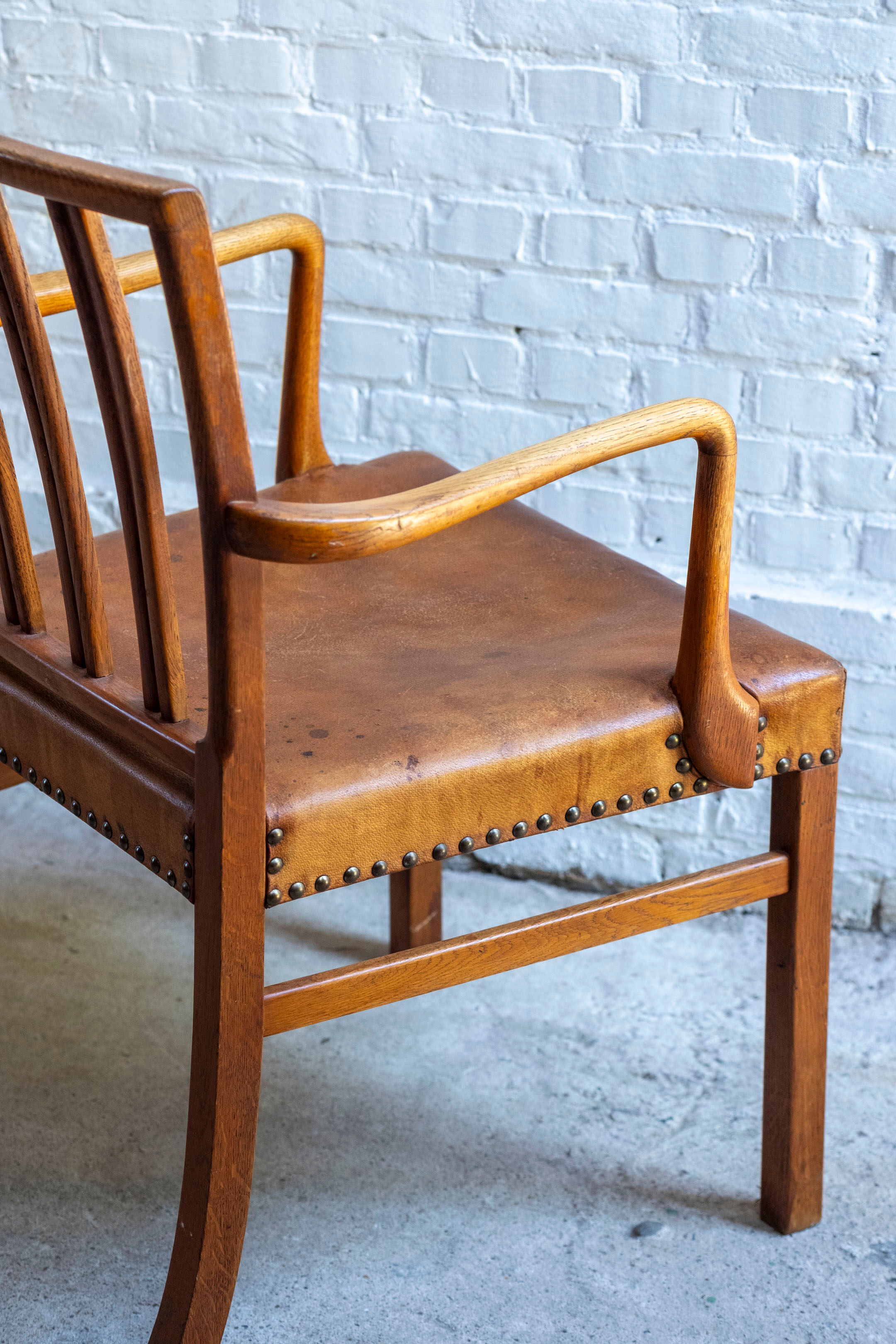 Ole Wanscher Model 1675 in Oak, Fritz Hansen, 1940s Denmark