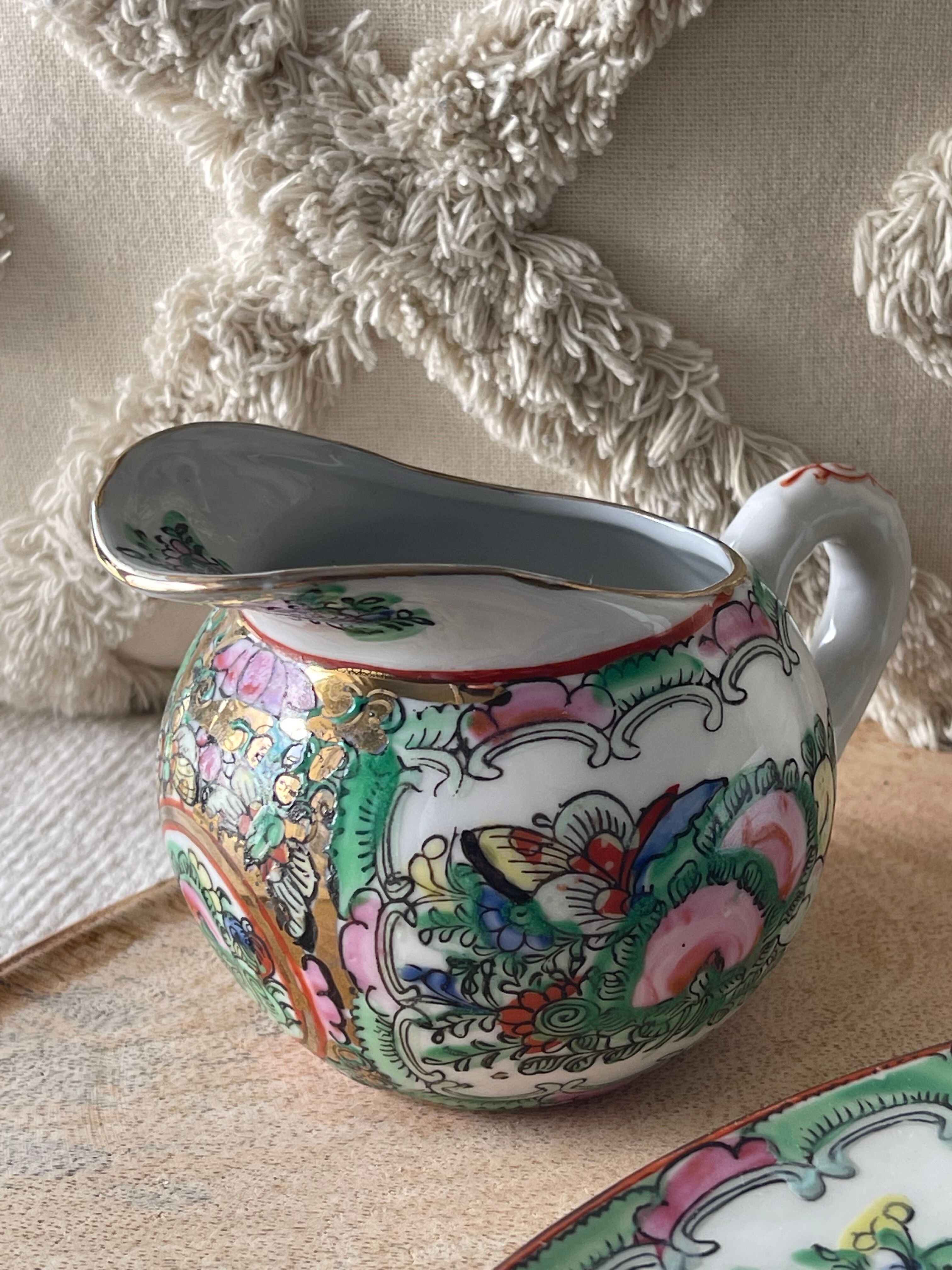 Crémier pichet saucière service à thé en porcelaine chinois Macau Macao famille rose