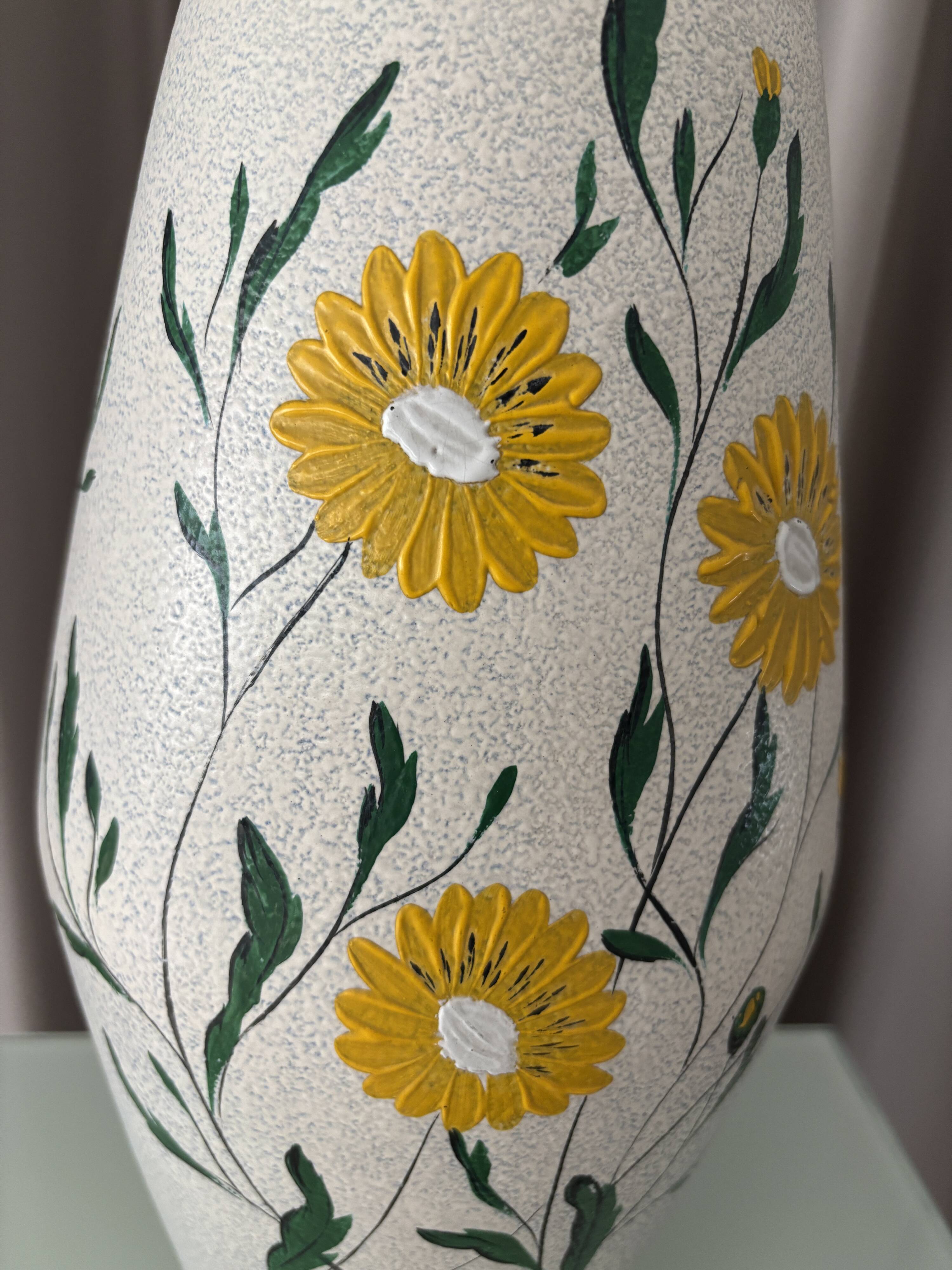 Hand painted daisies vase