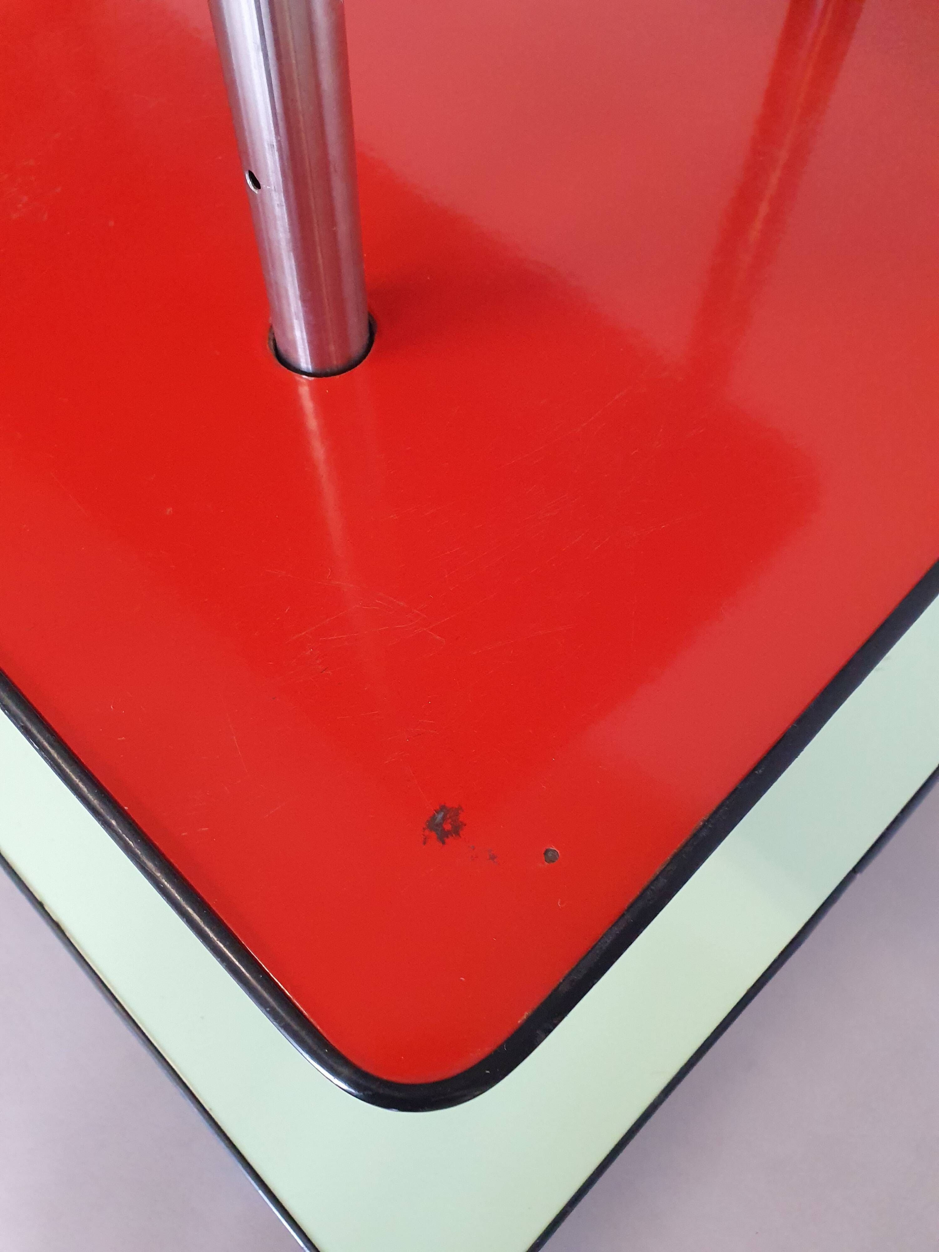 Store of trade French design enamelled table 1960 Old trade display 3 trays by Aubeco.