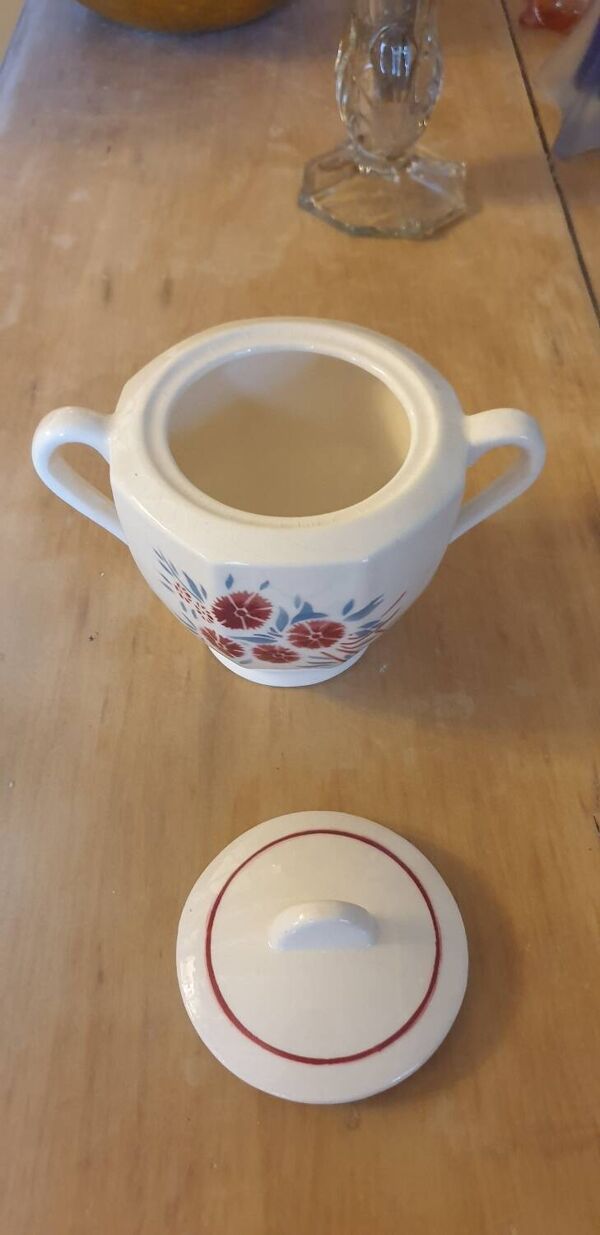 Service à café ou thé demi porcelaine Badonviller