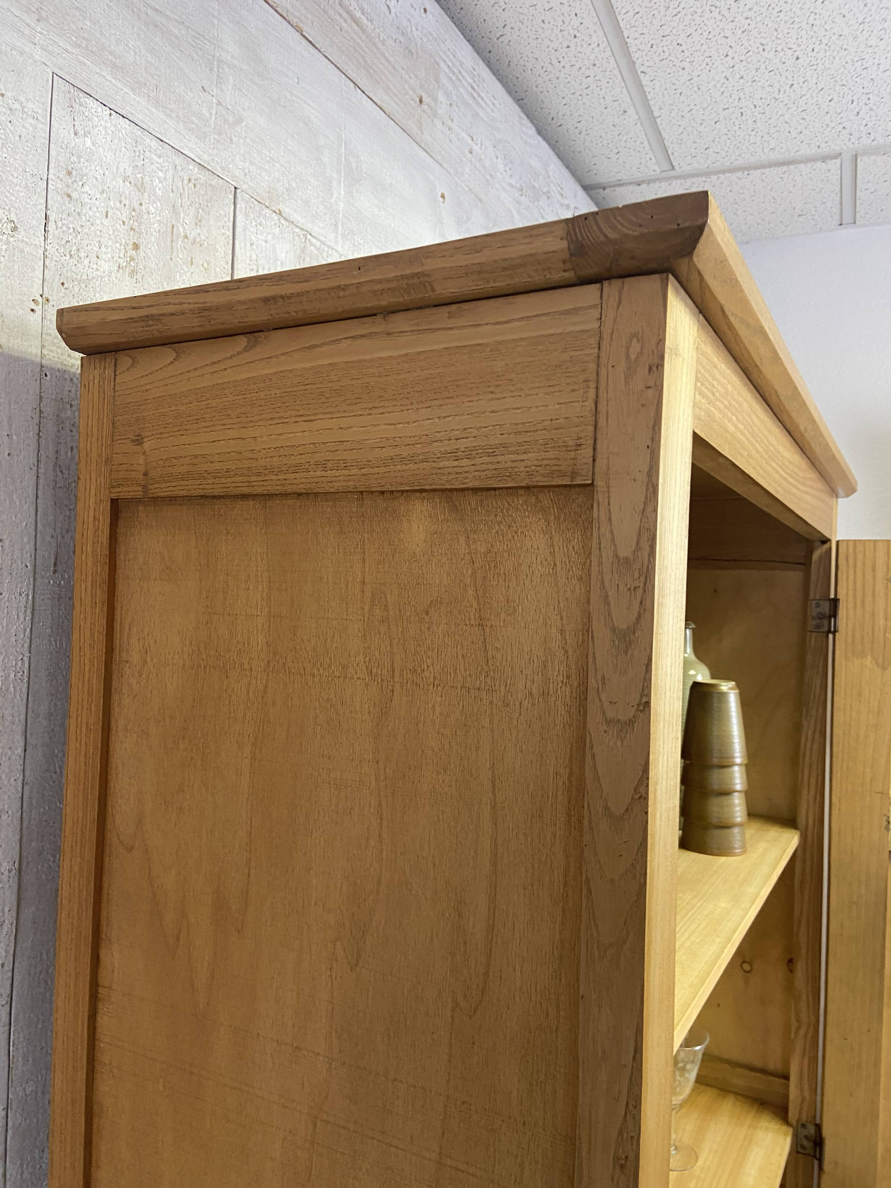 Armoire parisienne