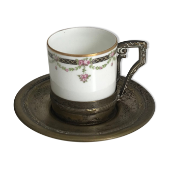 Tasse en porcelaine blanche L.B vieux Limoges et sa soucoupe en métal doré