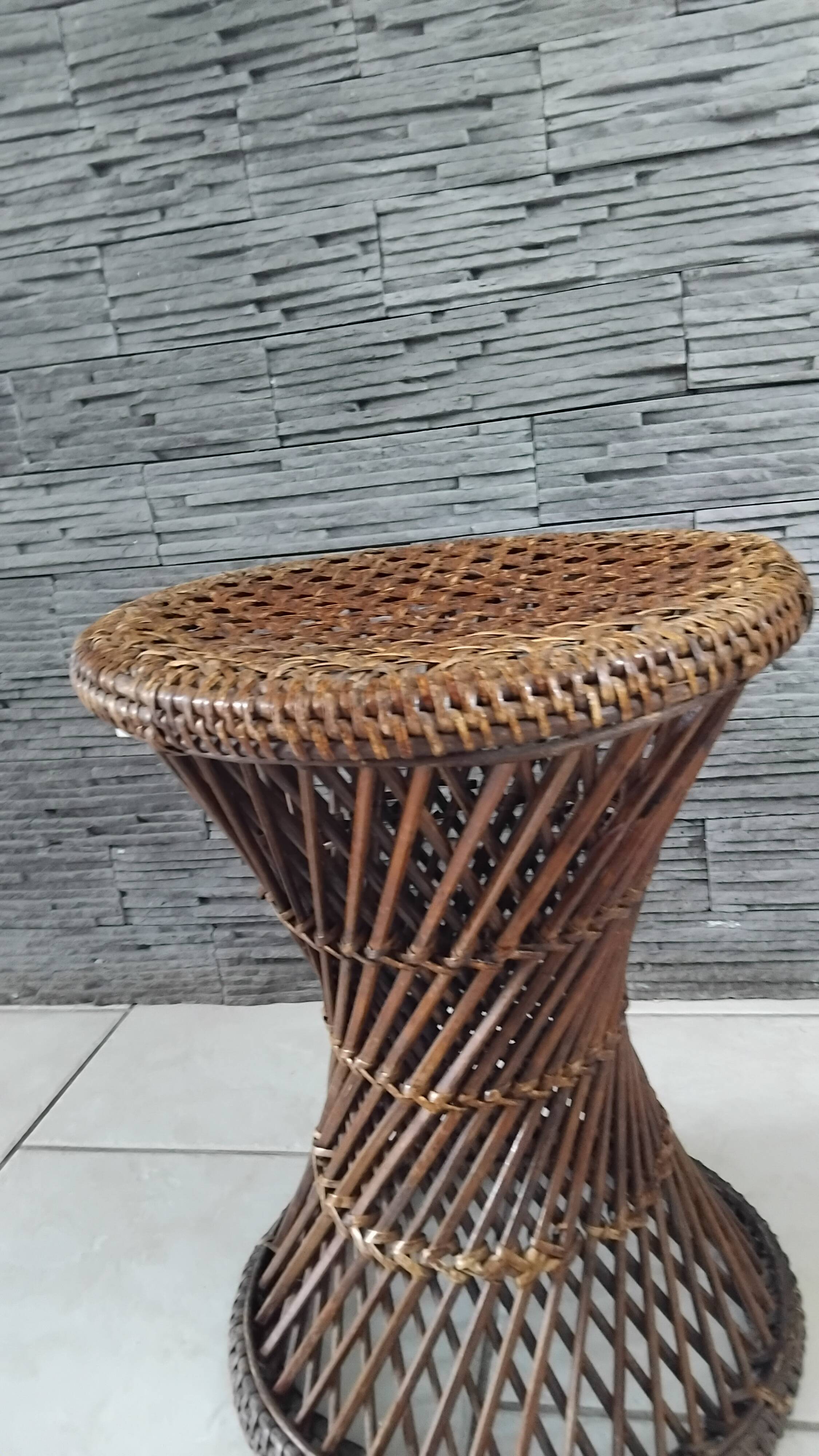 Tabouret en osier et rotin vintage