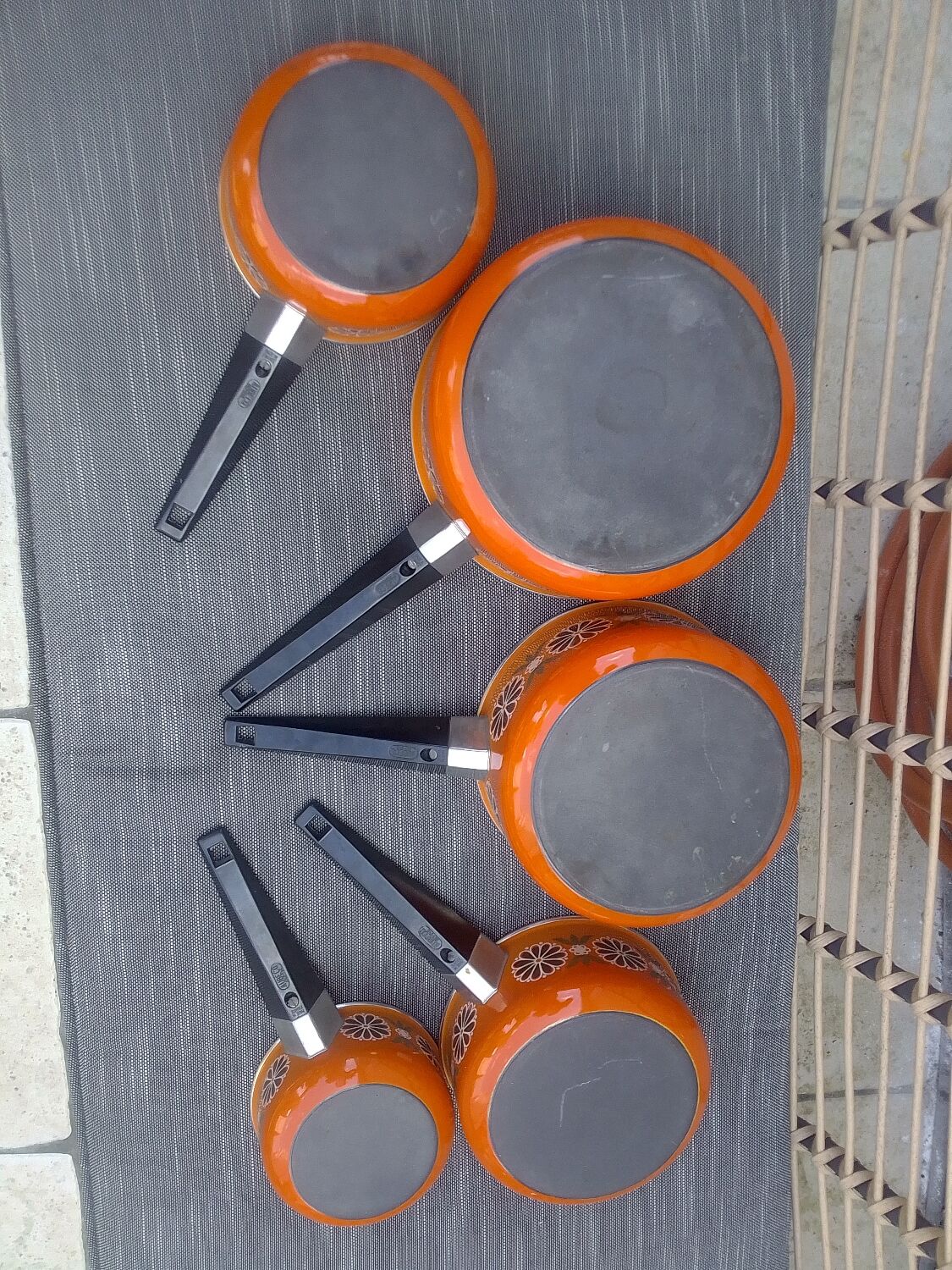 5 orange flower pans enamelled Aubecq