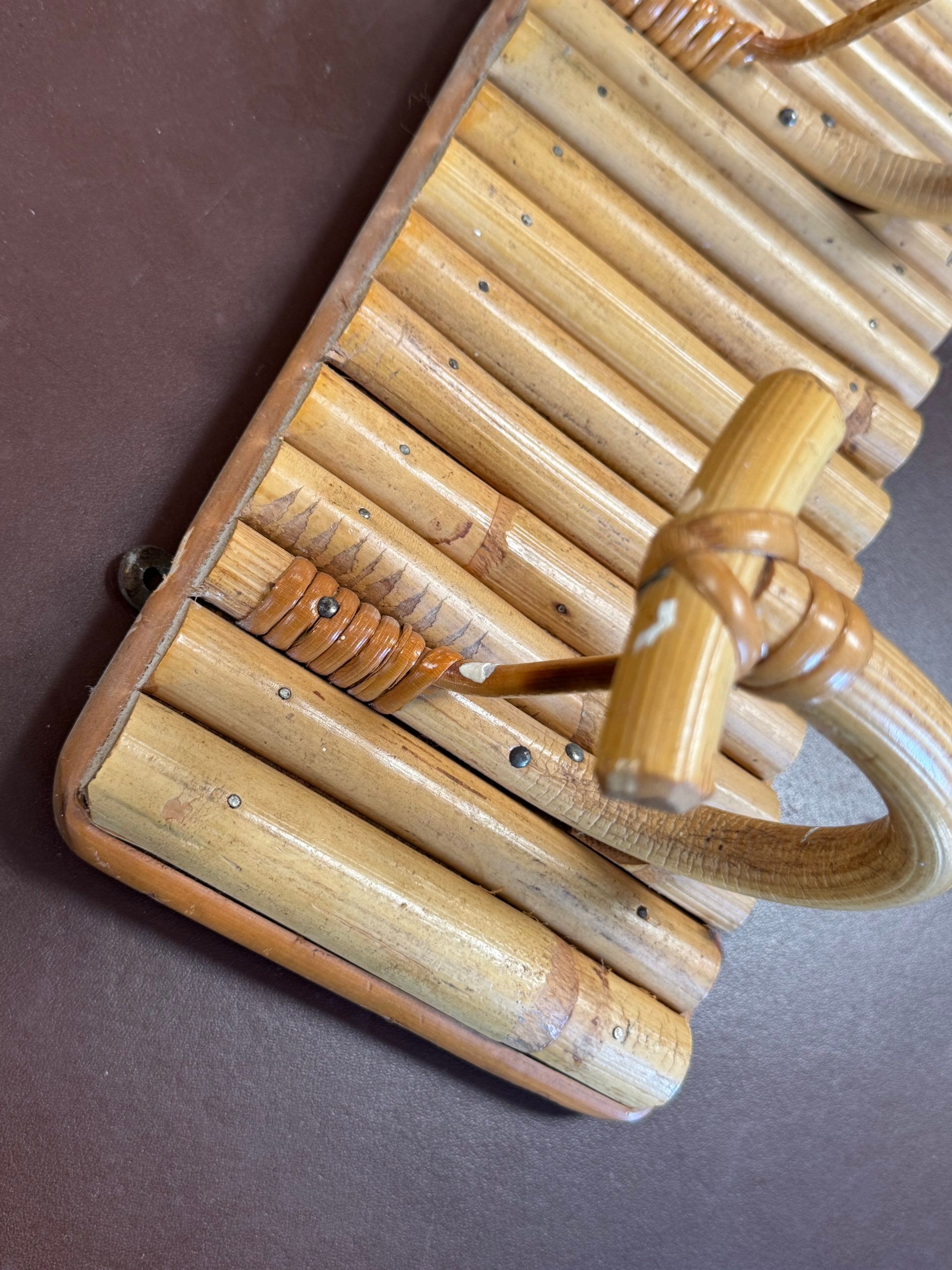 Porte manteaux en rotin