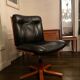 Vintage design office chair - Swivel lobby chair in black leather