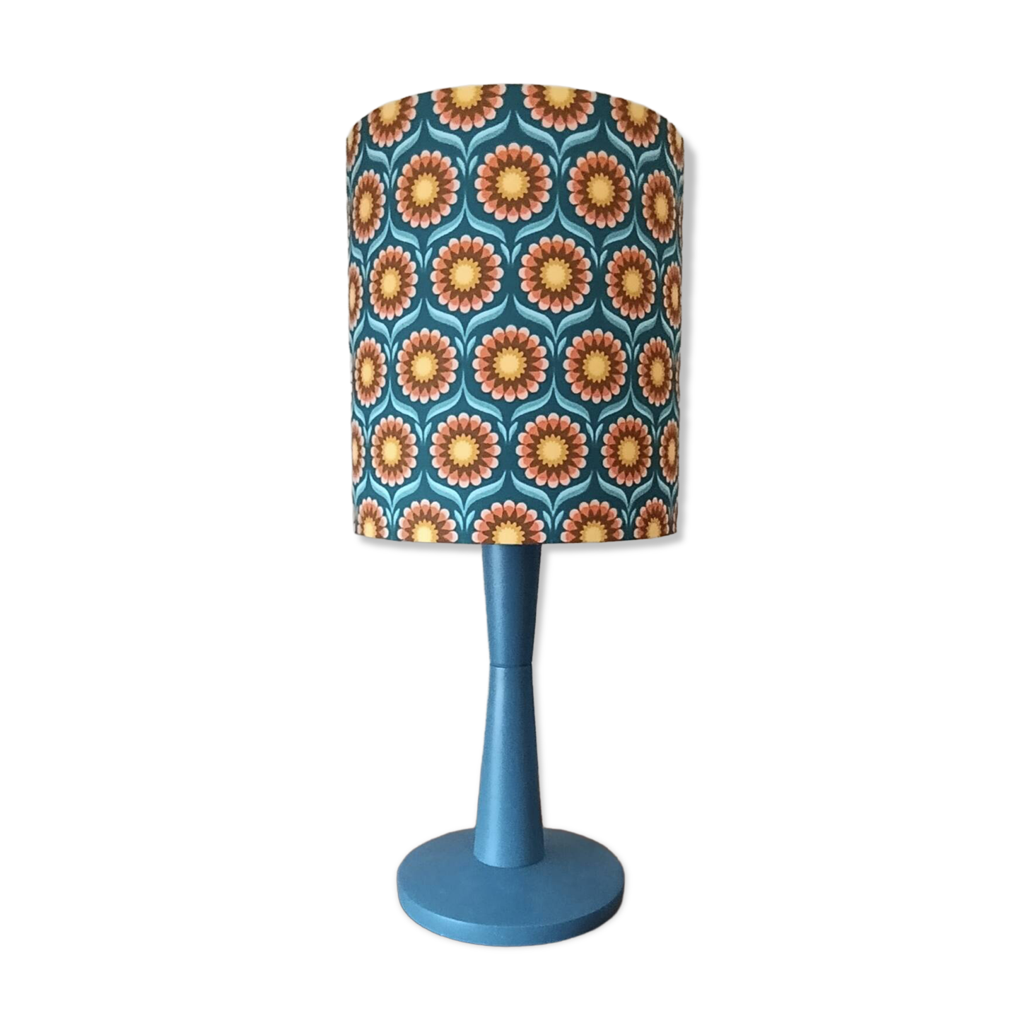 lampe à poser bois bleu, imprimé graphisme fleurs style vintage
