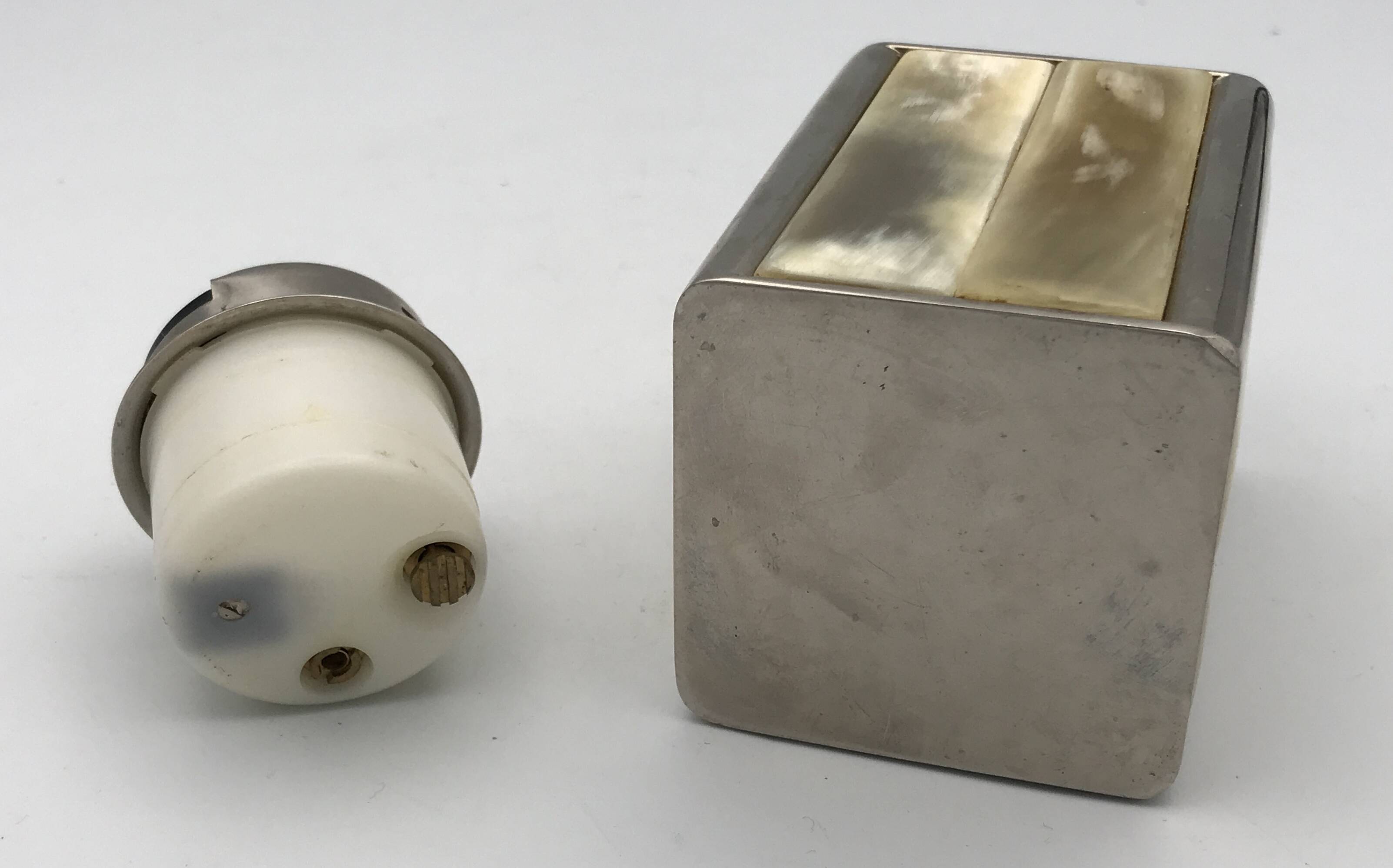 Large Vintage Collection TABLE LIGHTER in chrome-plated metal and horn