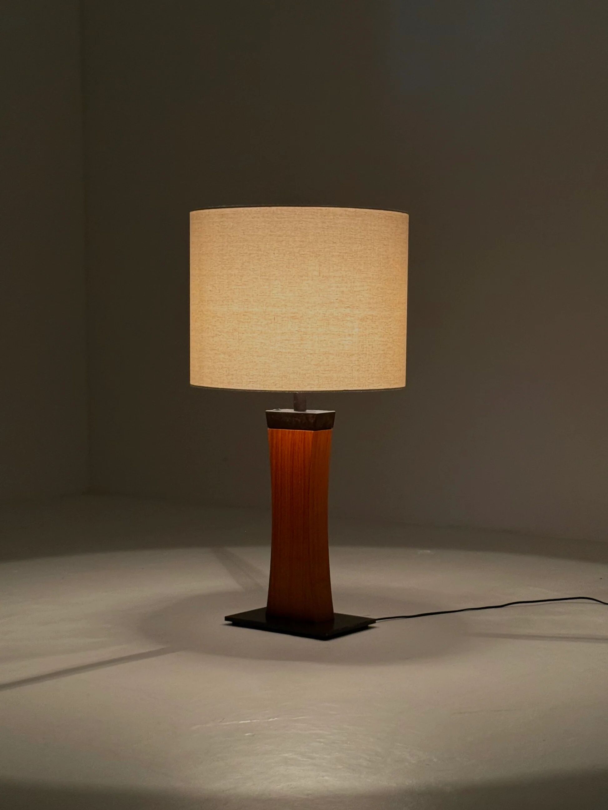 Italian mid-century teak table lamp