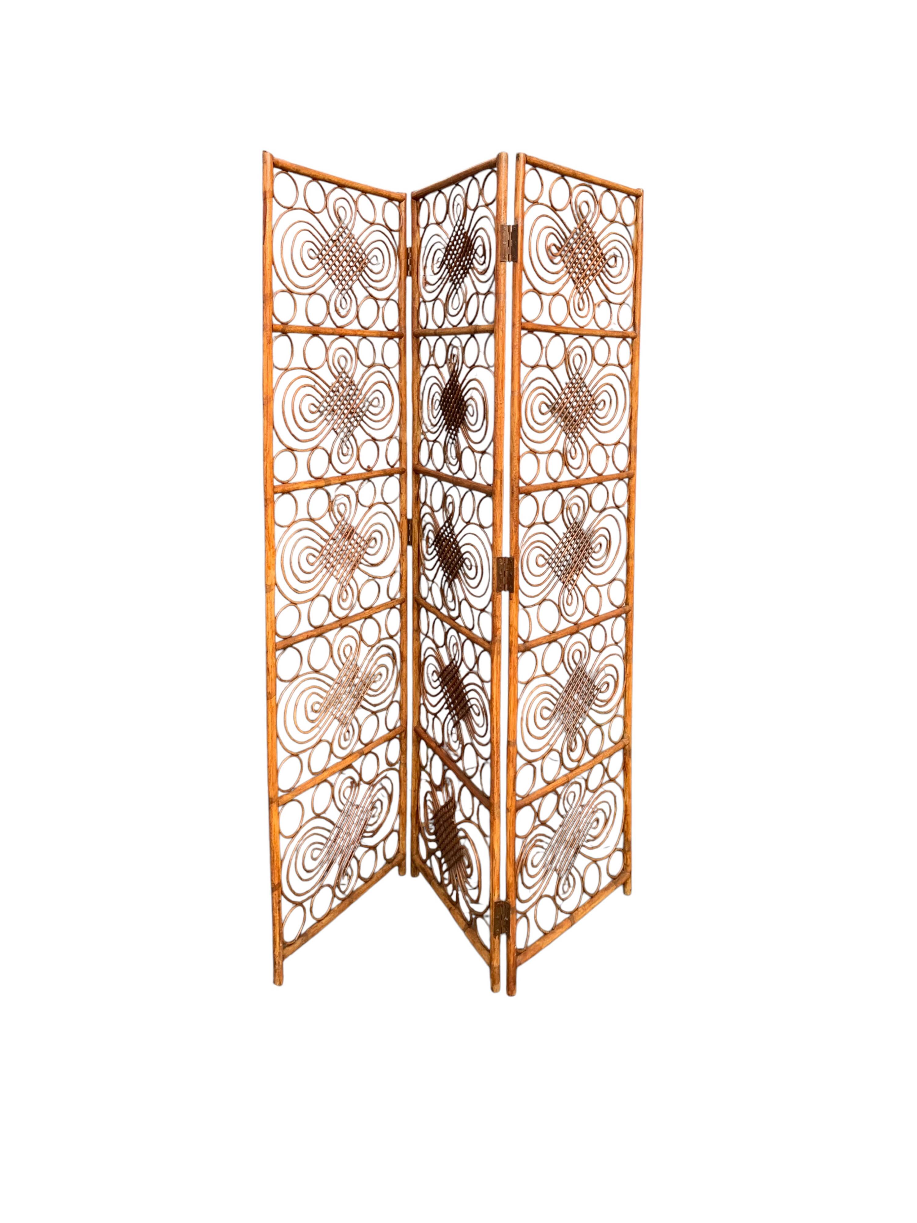 Vintage 1960s Curved Rattan Screen
