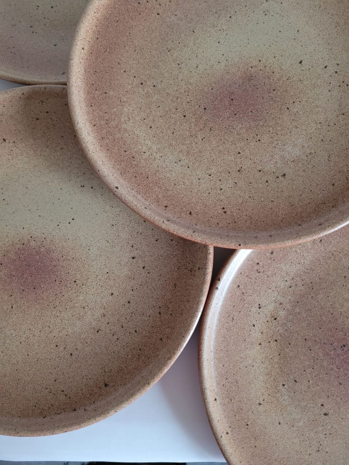 Set of 8 stoneware plates