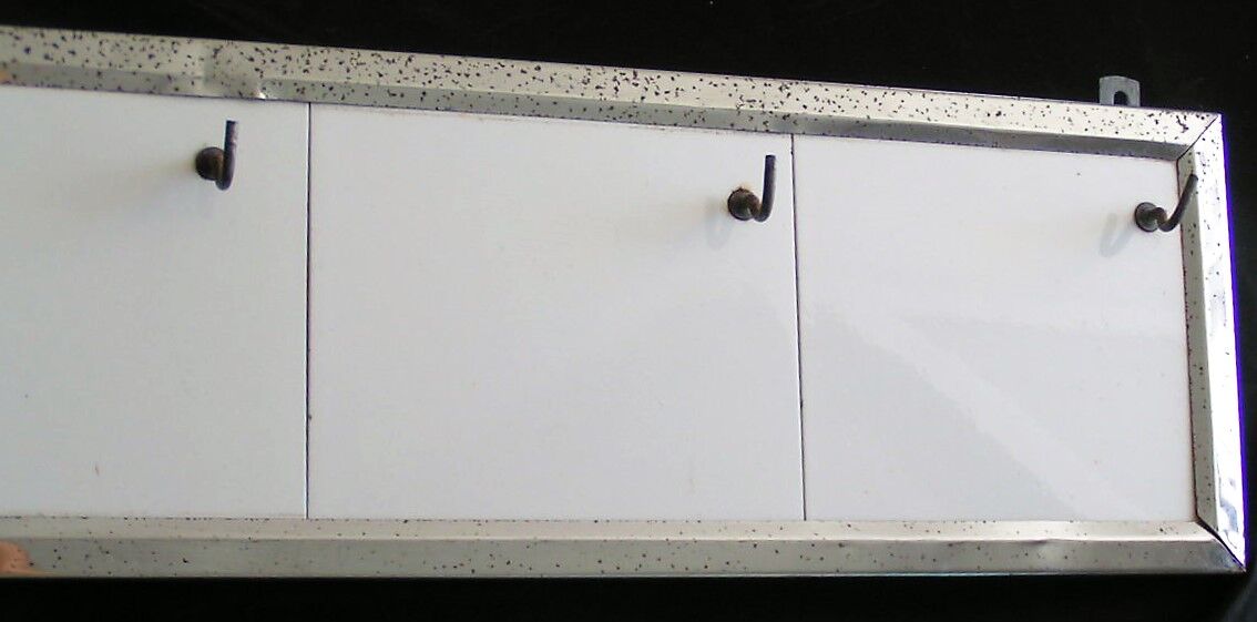 Pottery butcher's utensil shelf in earthenware