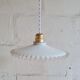 Suspension en opaline ondulé