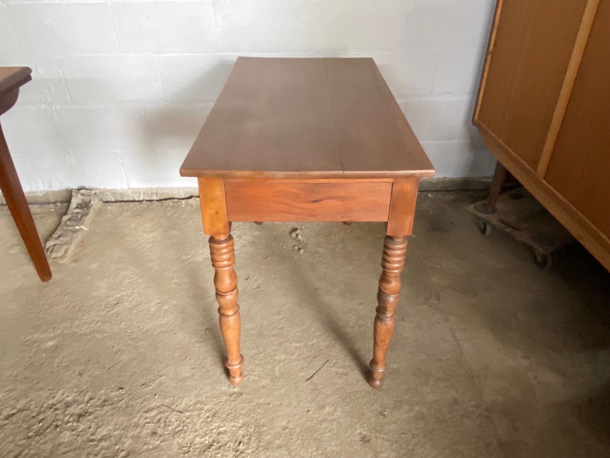 Solid wood desk table turned legs 100x52cm