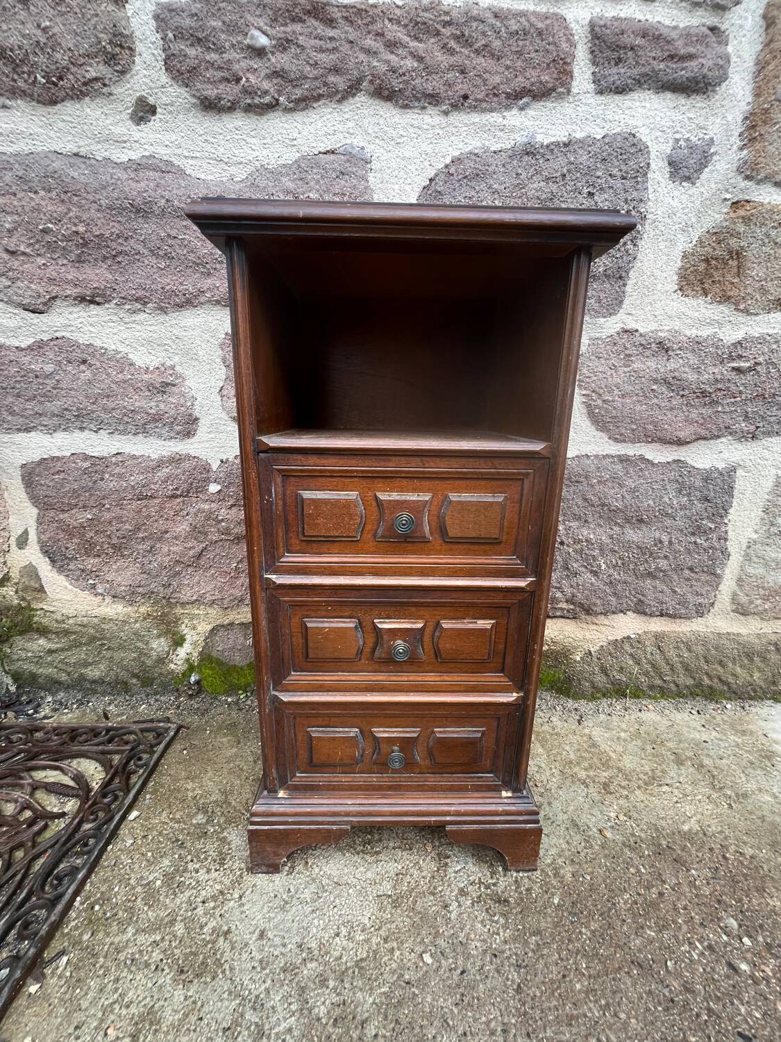 Bedside table