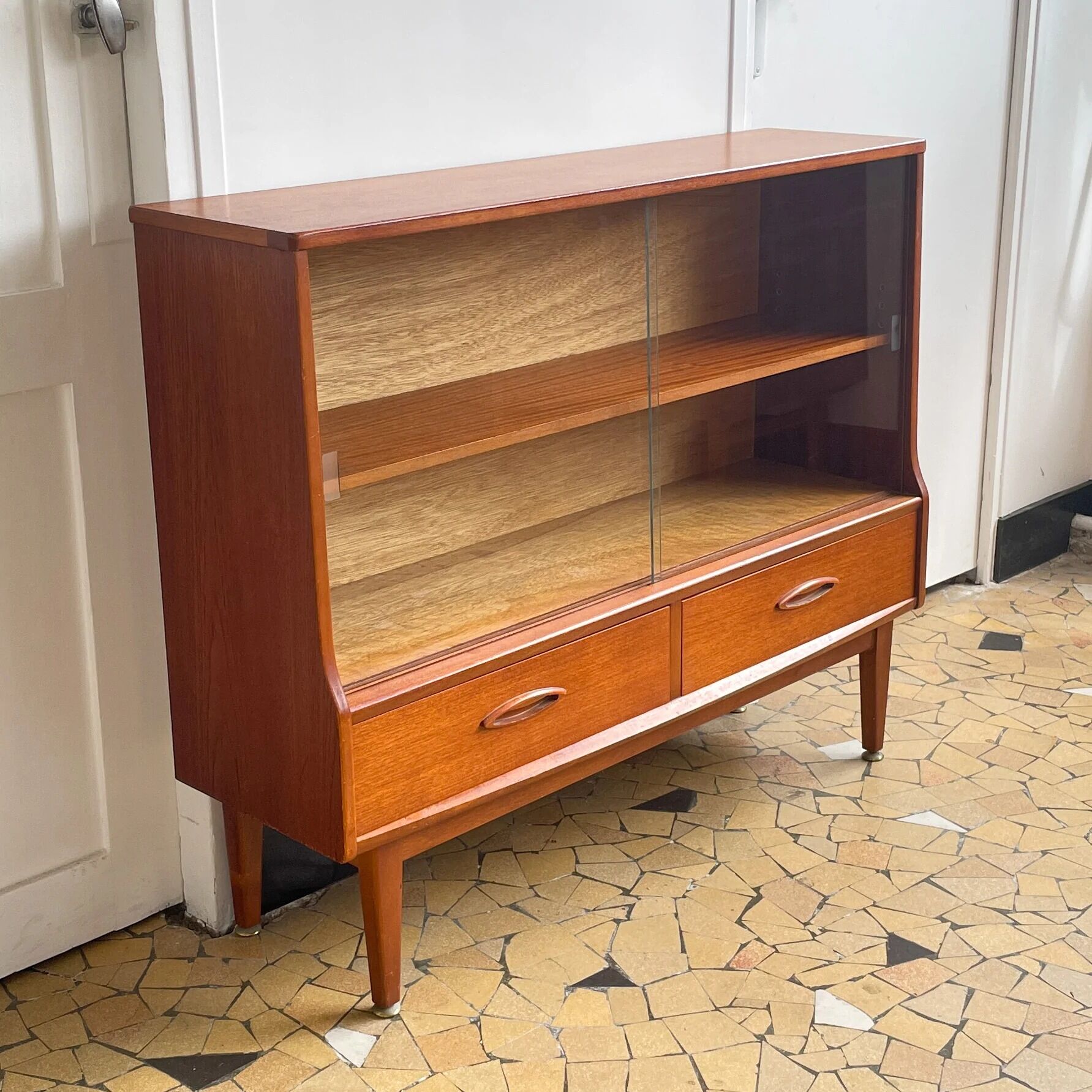 Console / Jentique Showcase