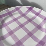 4 dinner plates, pink tablecloth, Moulin des Loups