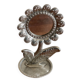 Flower mirror pocket emptier