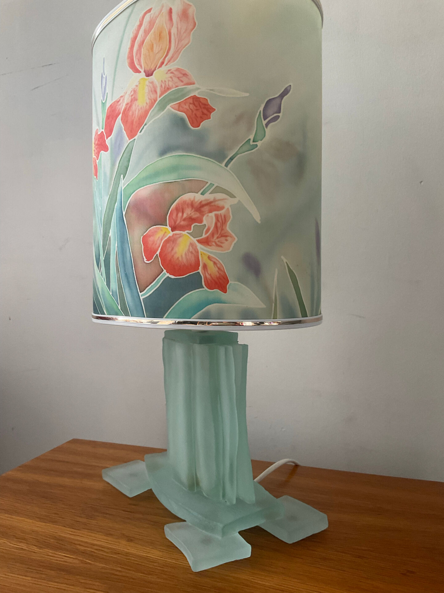 Lampe vintage en verre dépoli et abat jour en soie