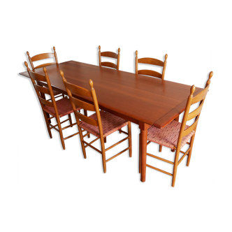 Ensemble table avec chaises style "shaker" bois massif, Roche Bobois