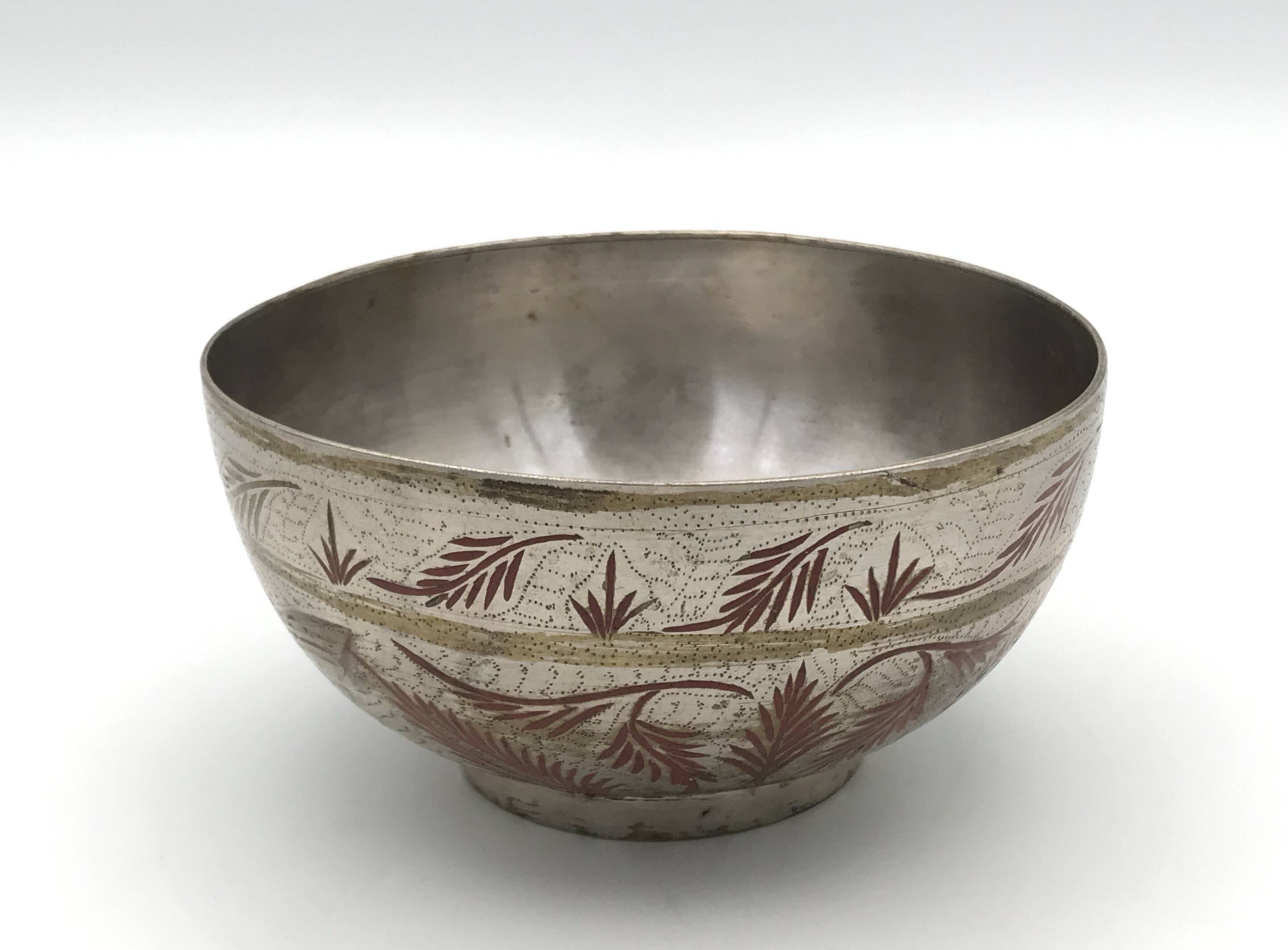 Antique ISLAMIC BOWL in tinned BRASS with engraved decoration and colored patterns